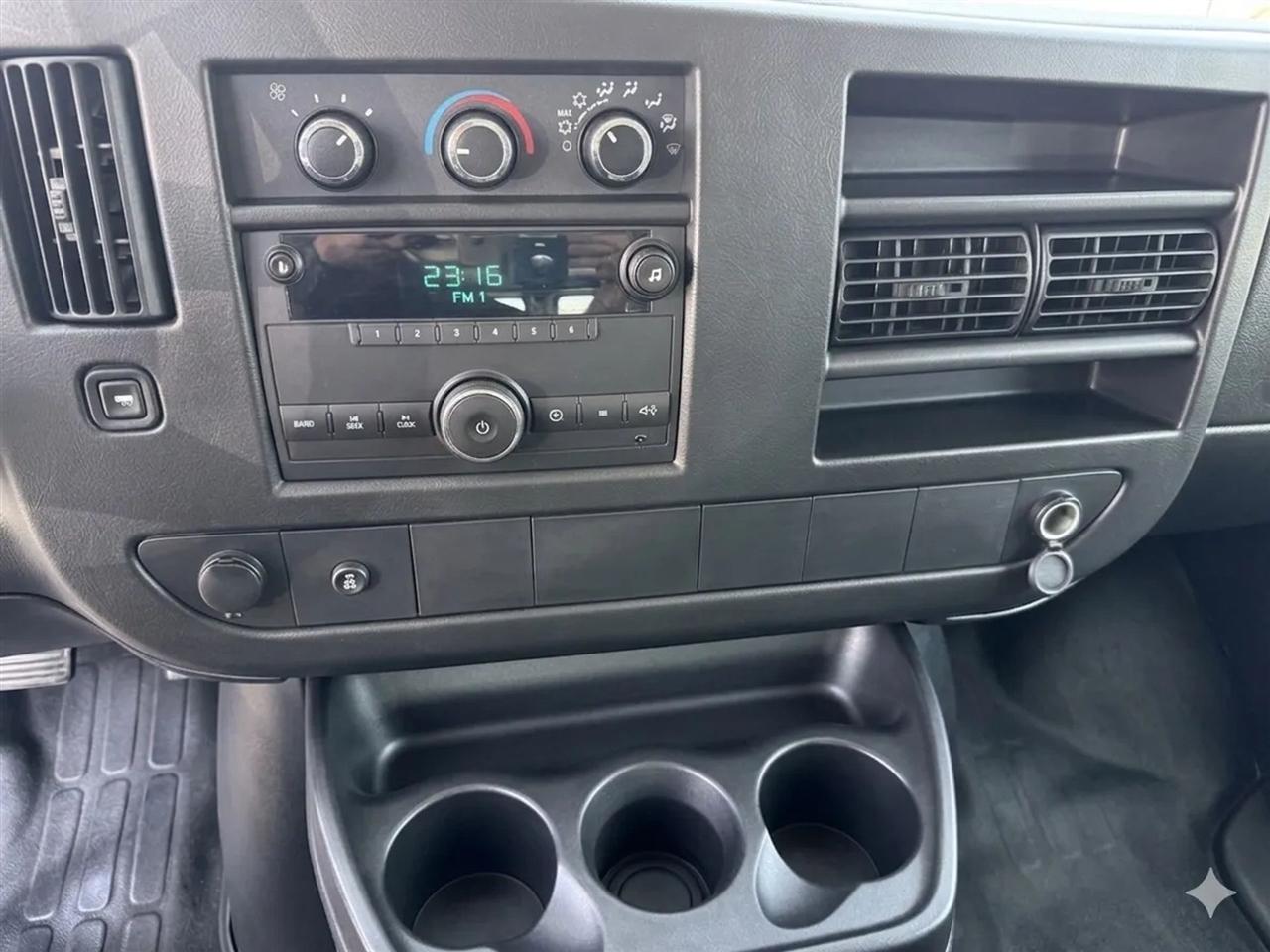 Chevrolet Express Cargo Van RWD 2500 135" 2013