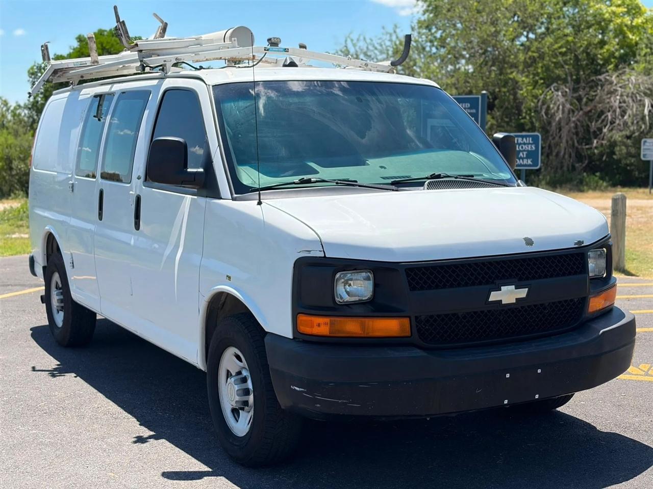Chevrolet Express Cargo Van RWD 2500 135" 2012