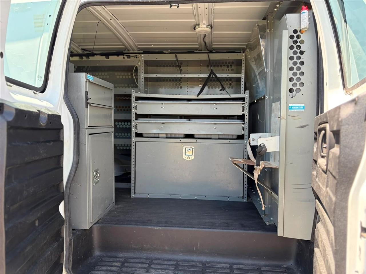 Chevrolet Express Cargo Van RWD 2500 135" 2012
