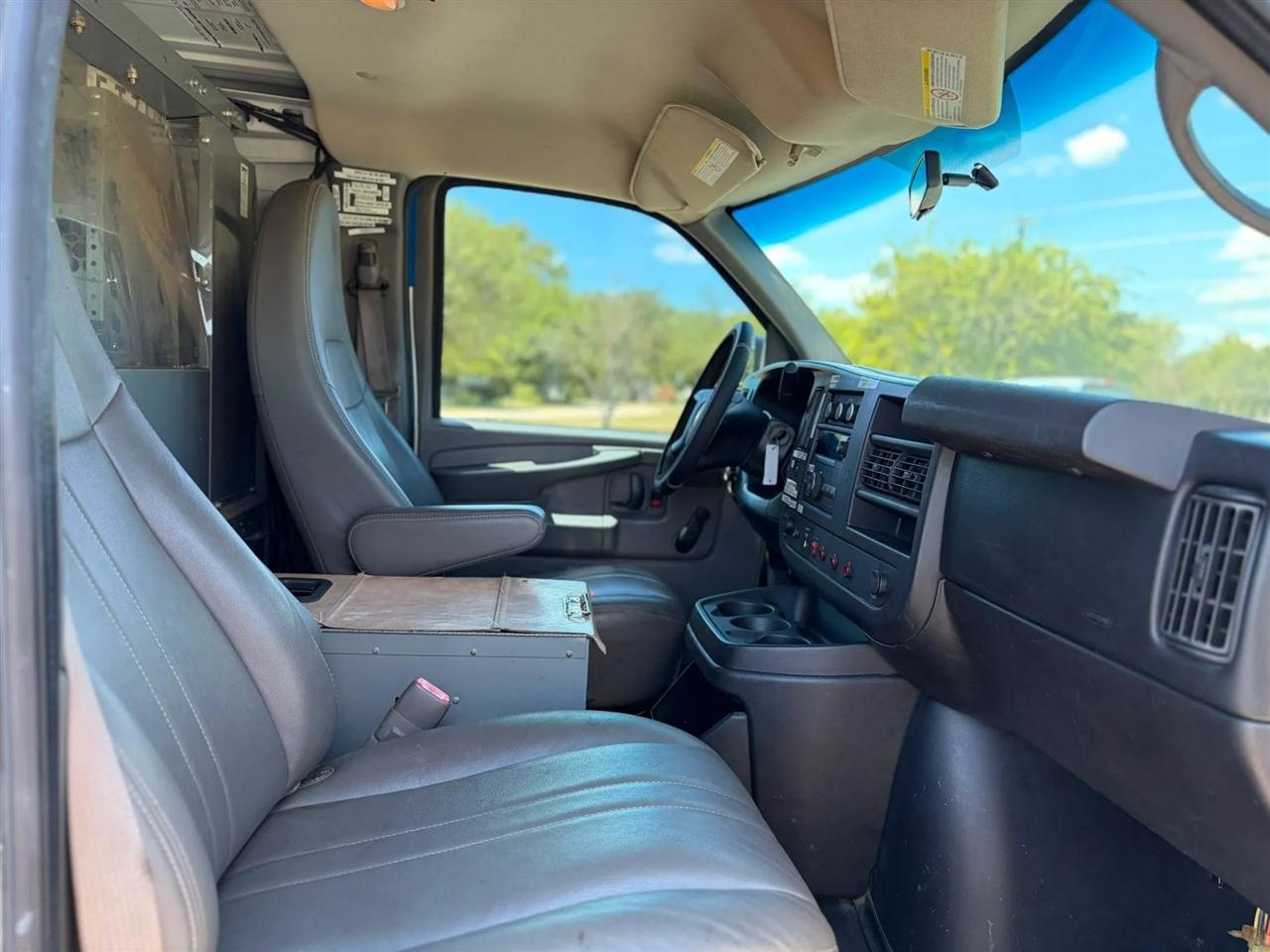 Chevrolet Express Cargo Van RWD 2500 135" 2012