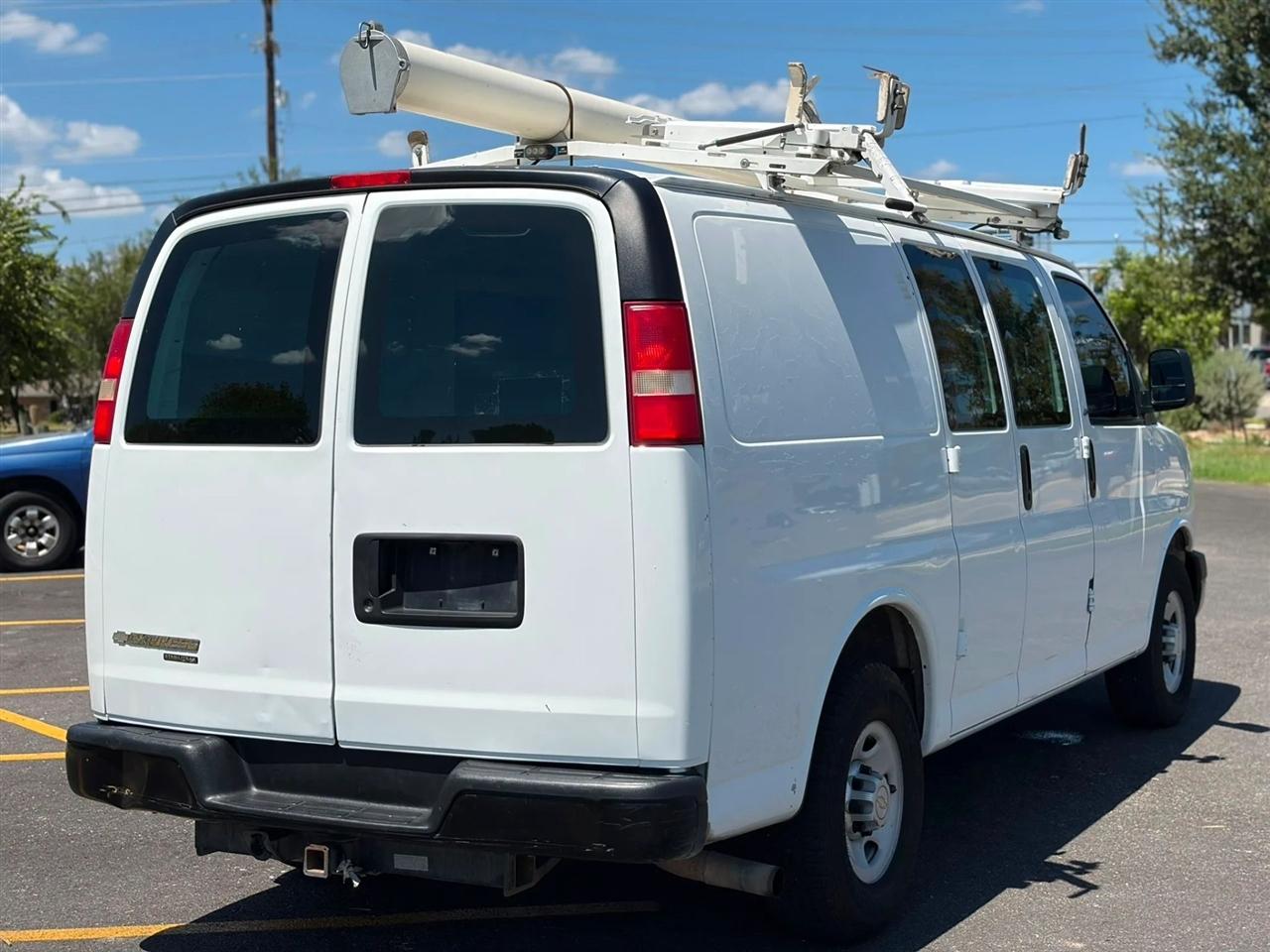 Chevrolet Express Cargo Van RWD 2500 135" 2012