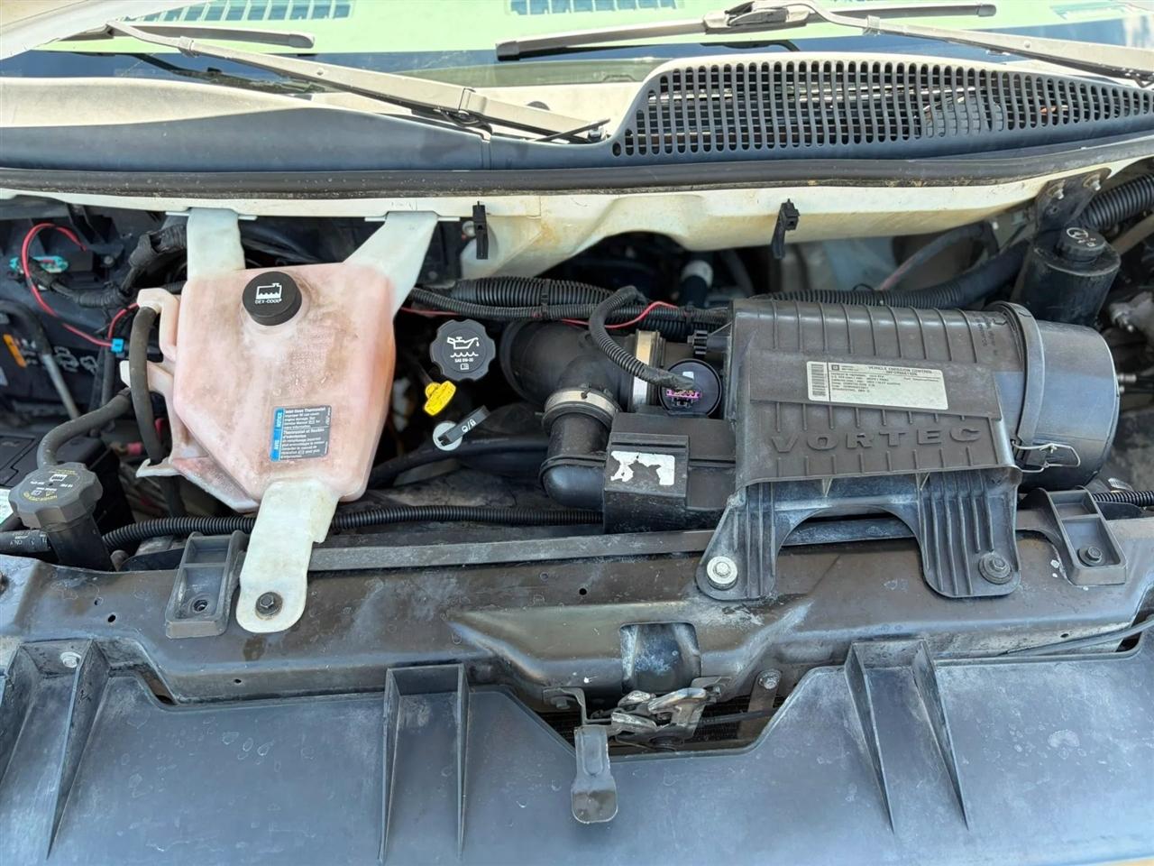 Chevrolet Express Cargo Van RWD 2500 135" 2012