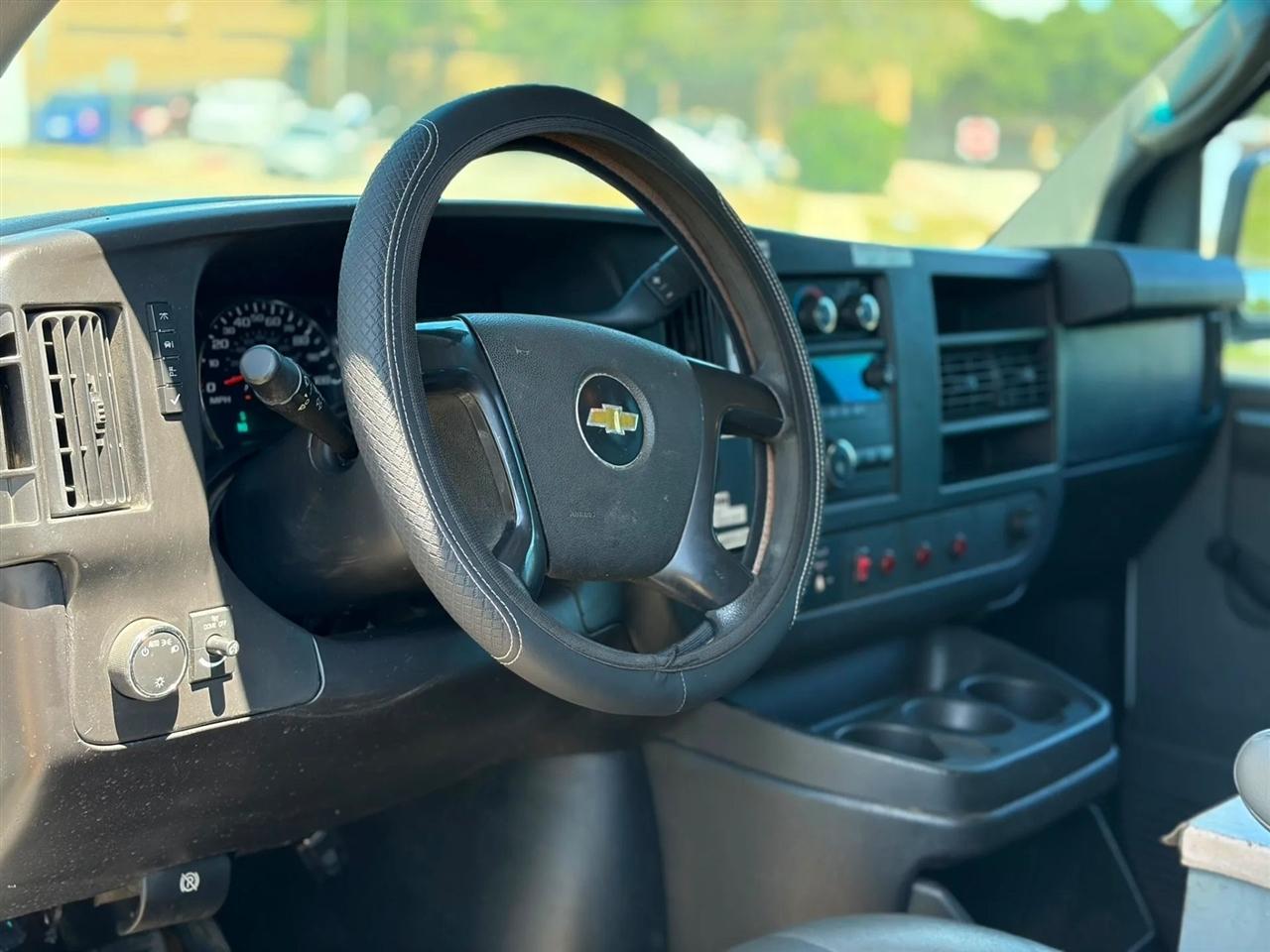 Chevrolet Express Cargo Van RWD 2500 135" 2012
