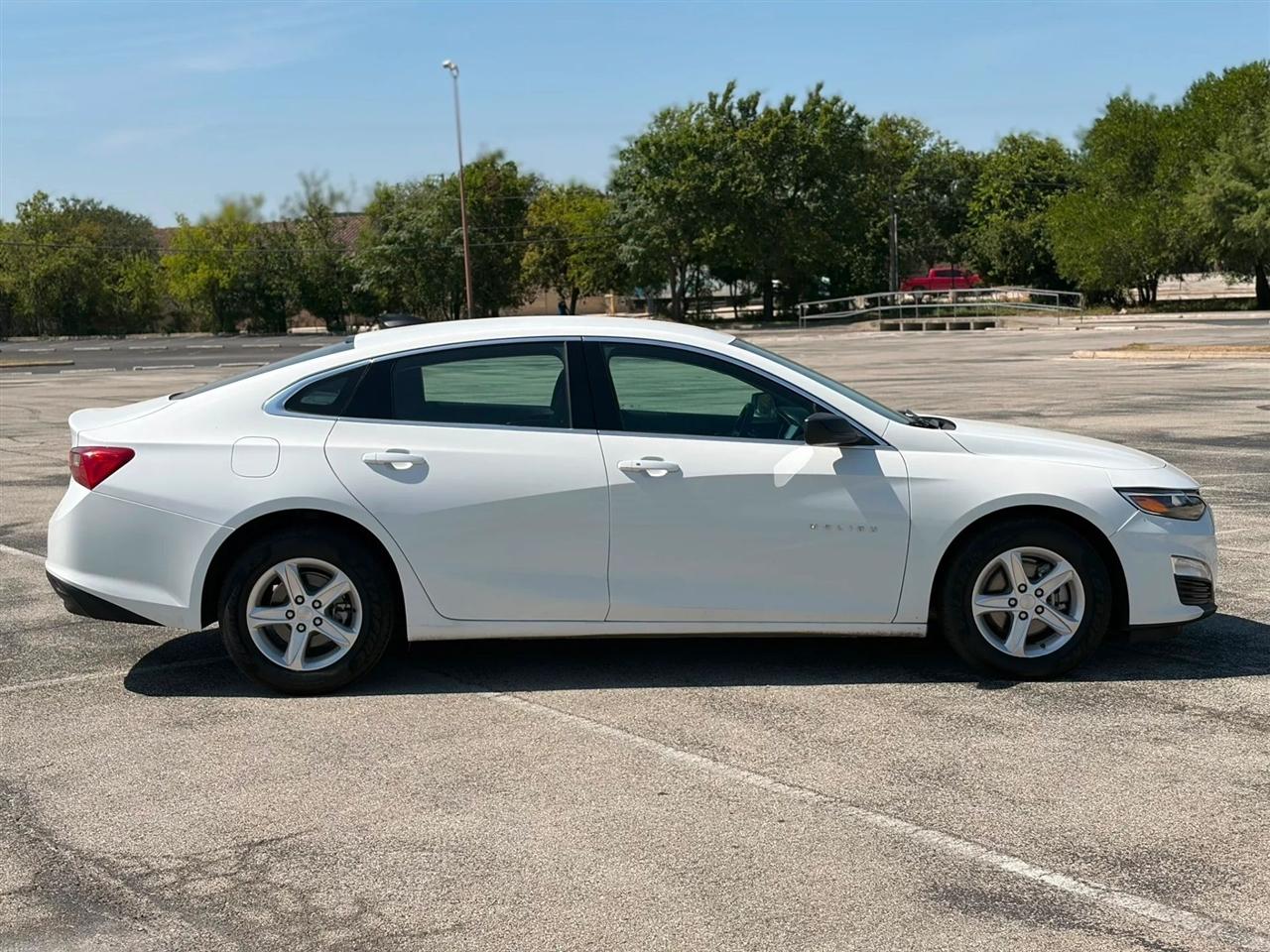 Chevrolet Malibu 4dr Sdn LS w/1FL 2024