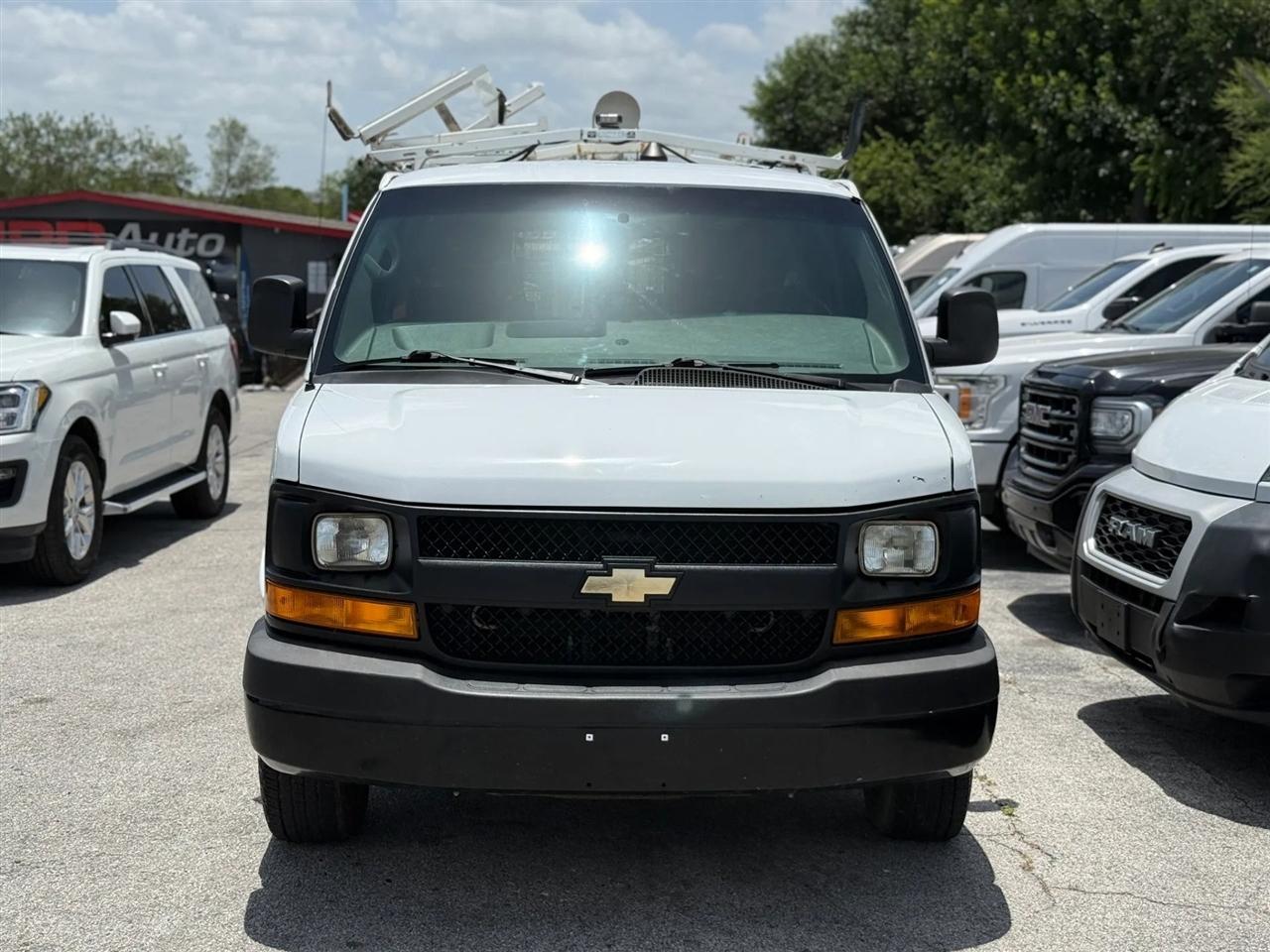 Chevrolet Express Cargo Van RWD 2500 135" 2013