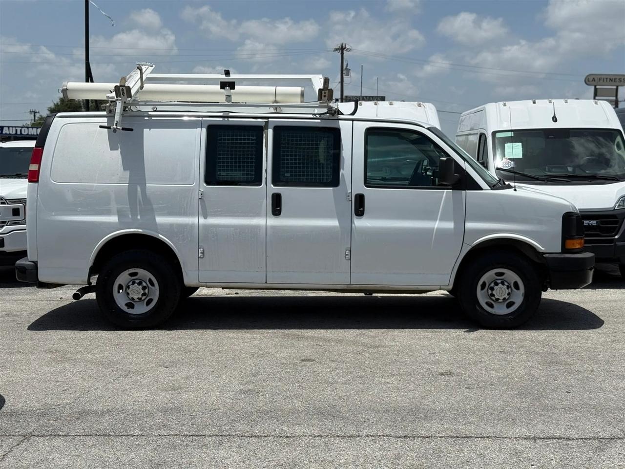 Chevrolet Express Cargo Van RWD 2500 135" 2013