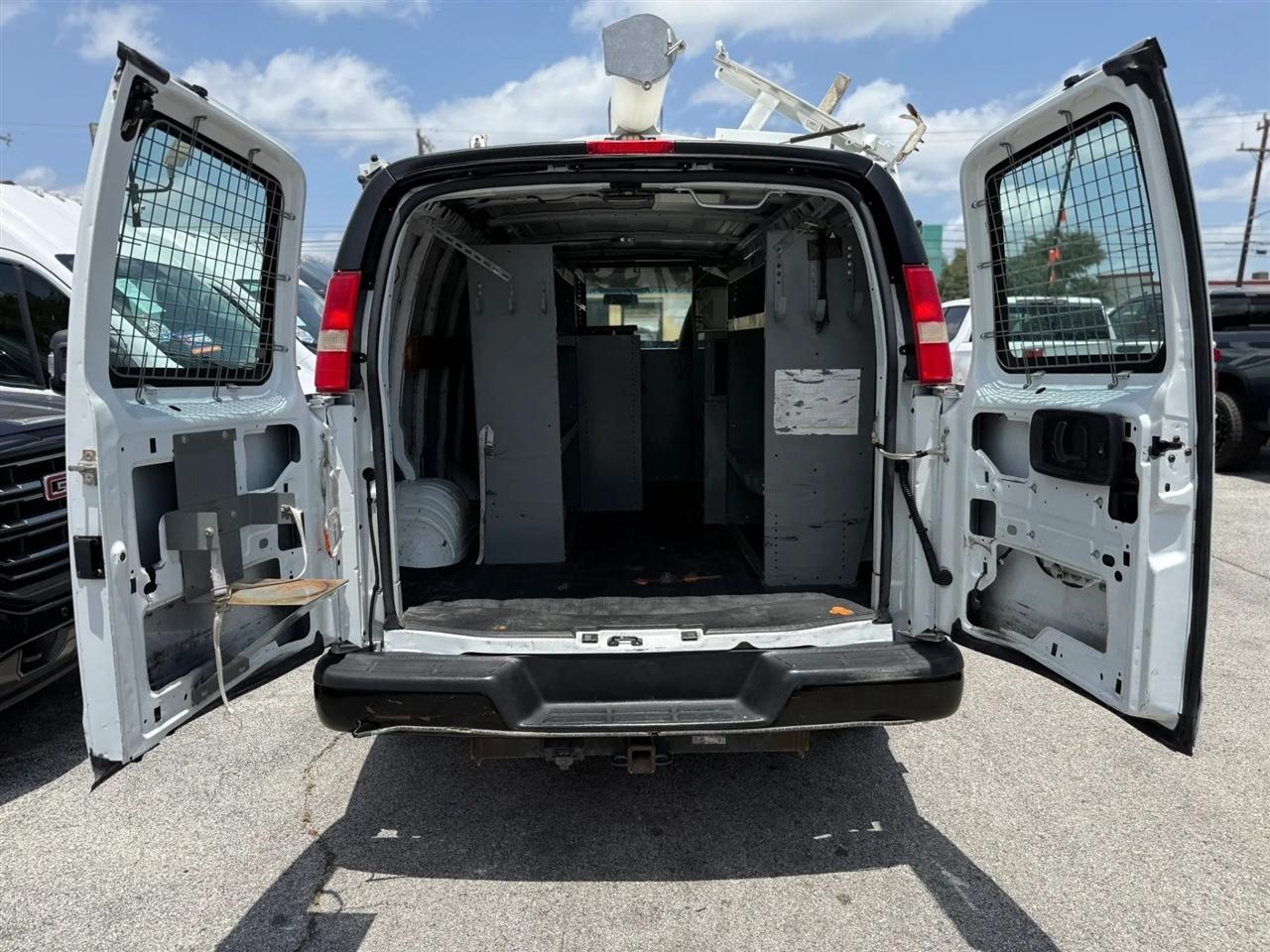 Chevrolet Express Cargo Van RWD 2500 135" 2013