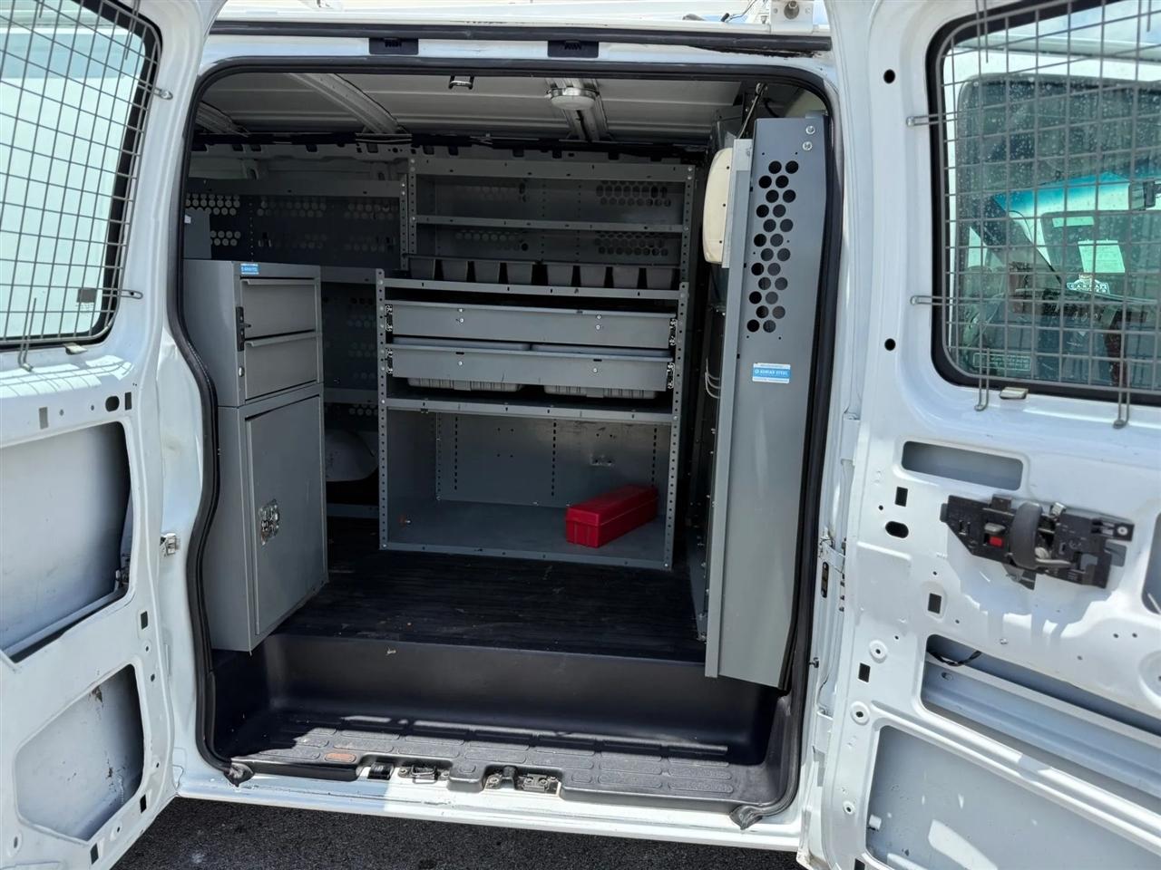 Chevrolet Express Cargo Van RWD 2500 135" 2013