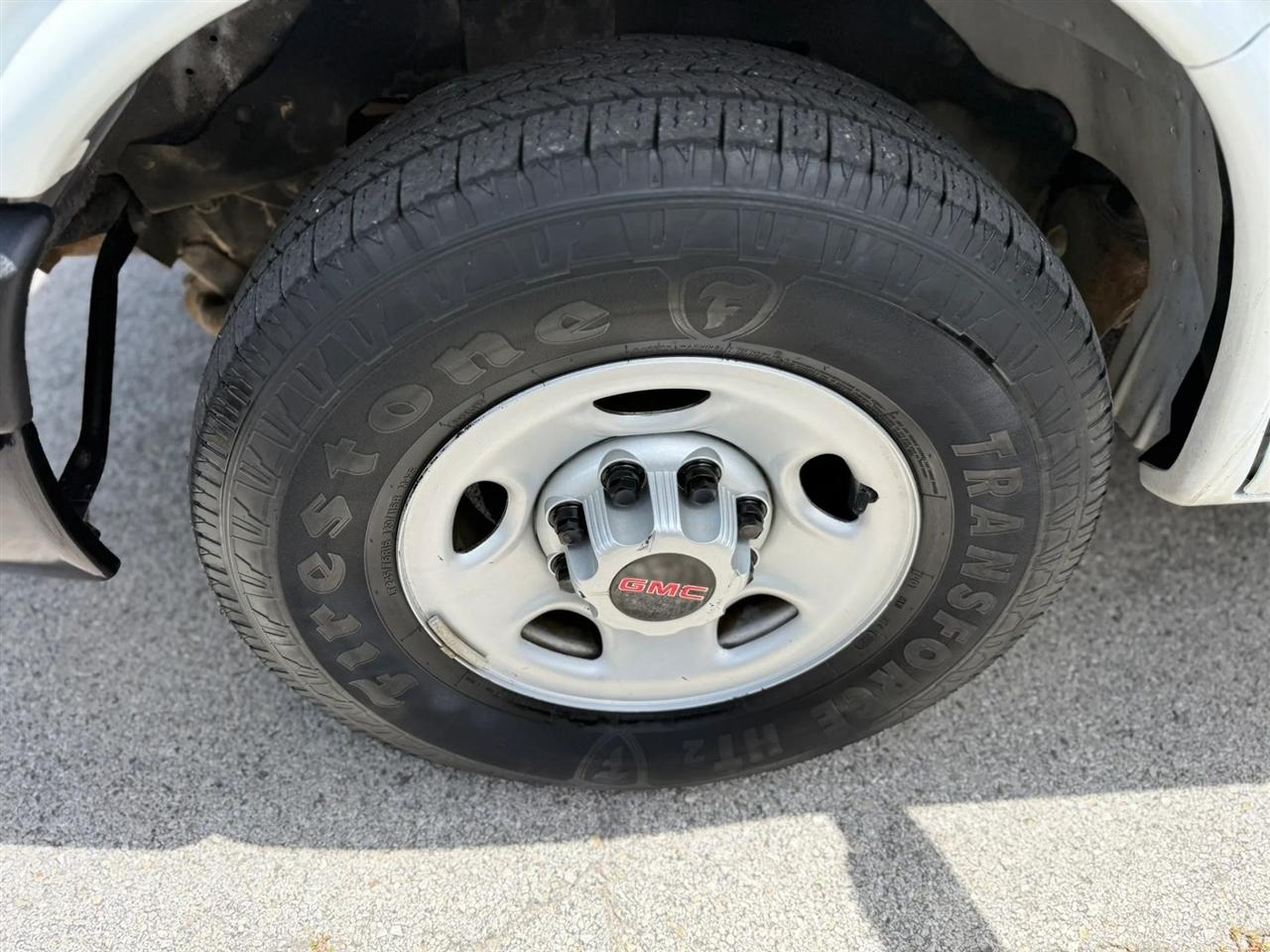 Chevrolet Express Cargo Van RWD 2500 135" 2013