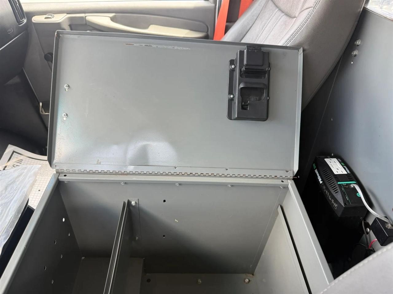 Chevrolet Express Cargo Van RWD 2500 135" 2013
