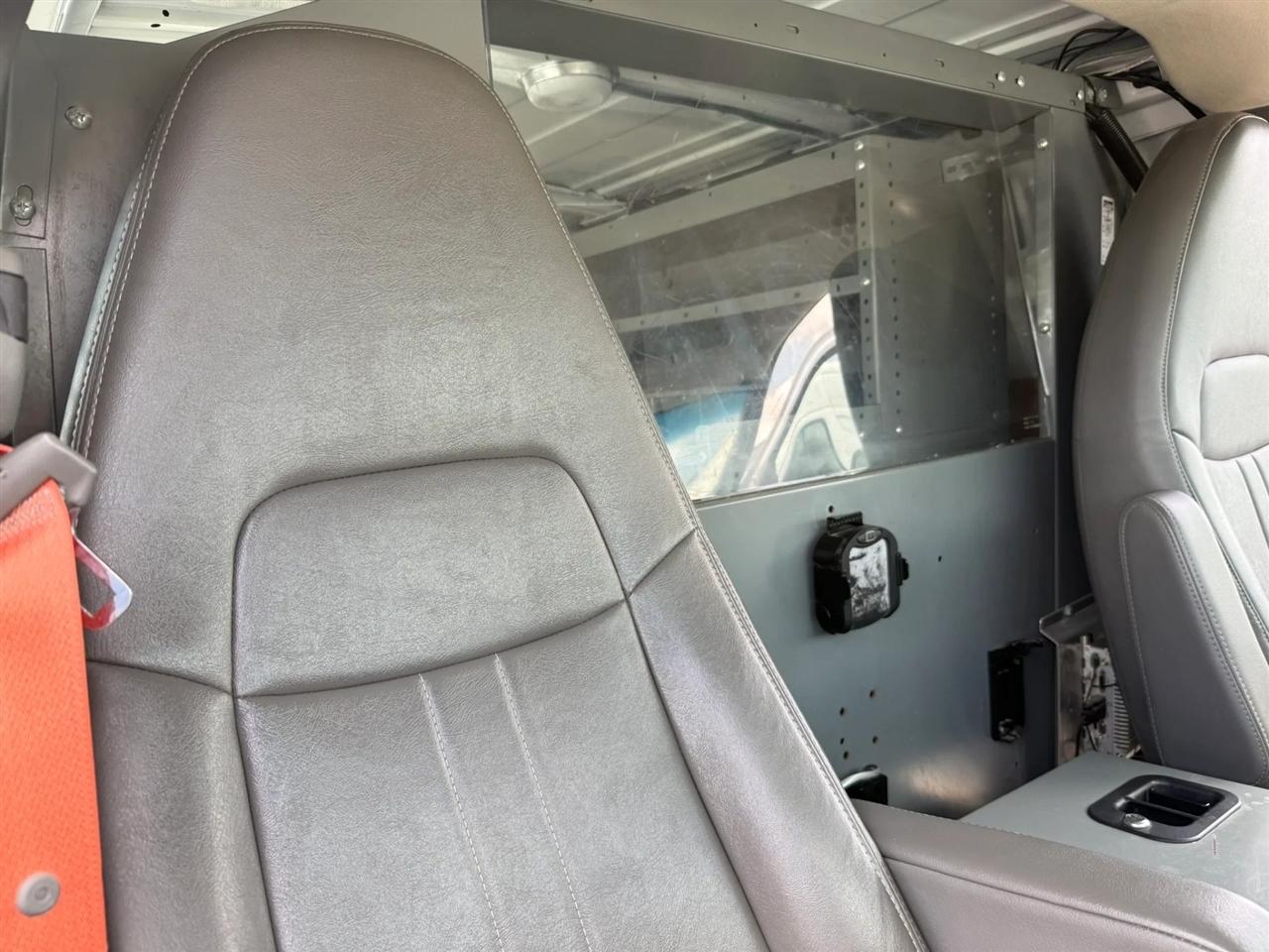 Chevrolet Express Cargo Van RWD 2500 135" 2013