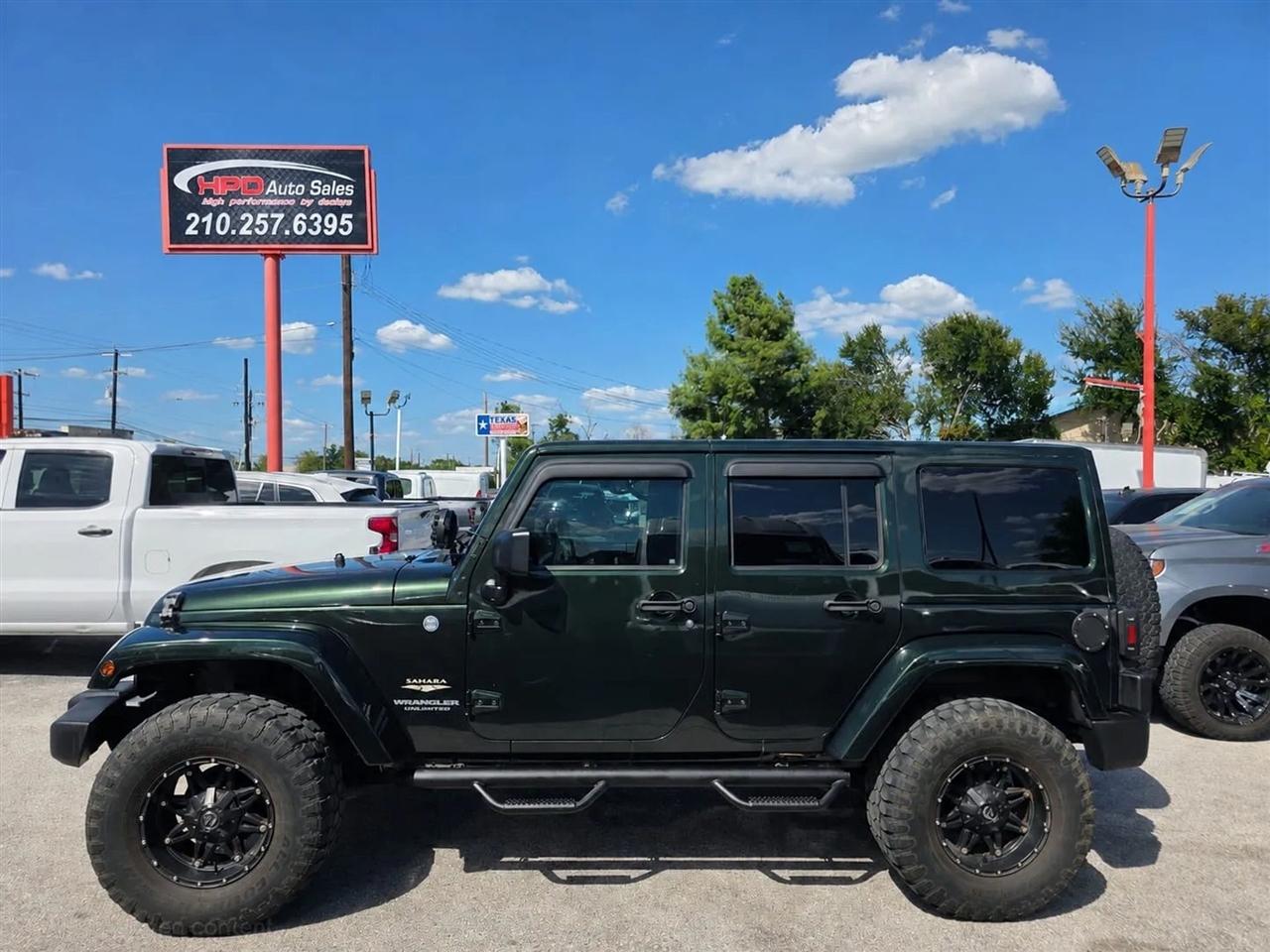Jeep Wrangler Unlimited 4WD 4dr Sahara 2011