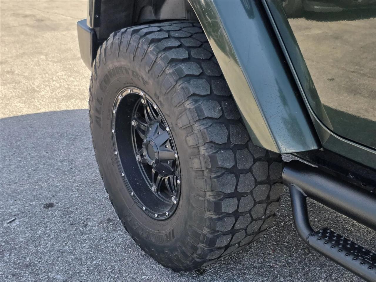 Jeep Wrangler Unlimited 4WD 4dr Sahara 2011