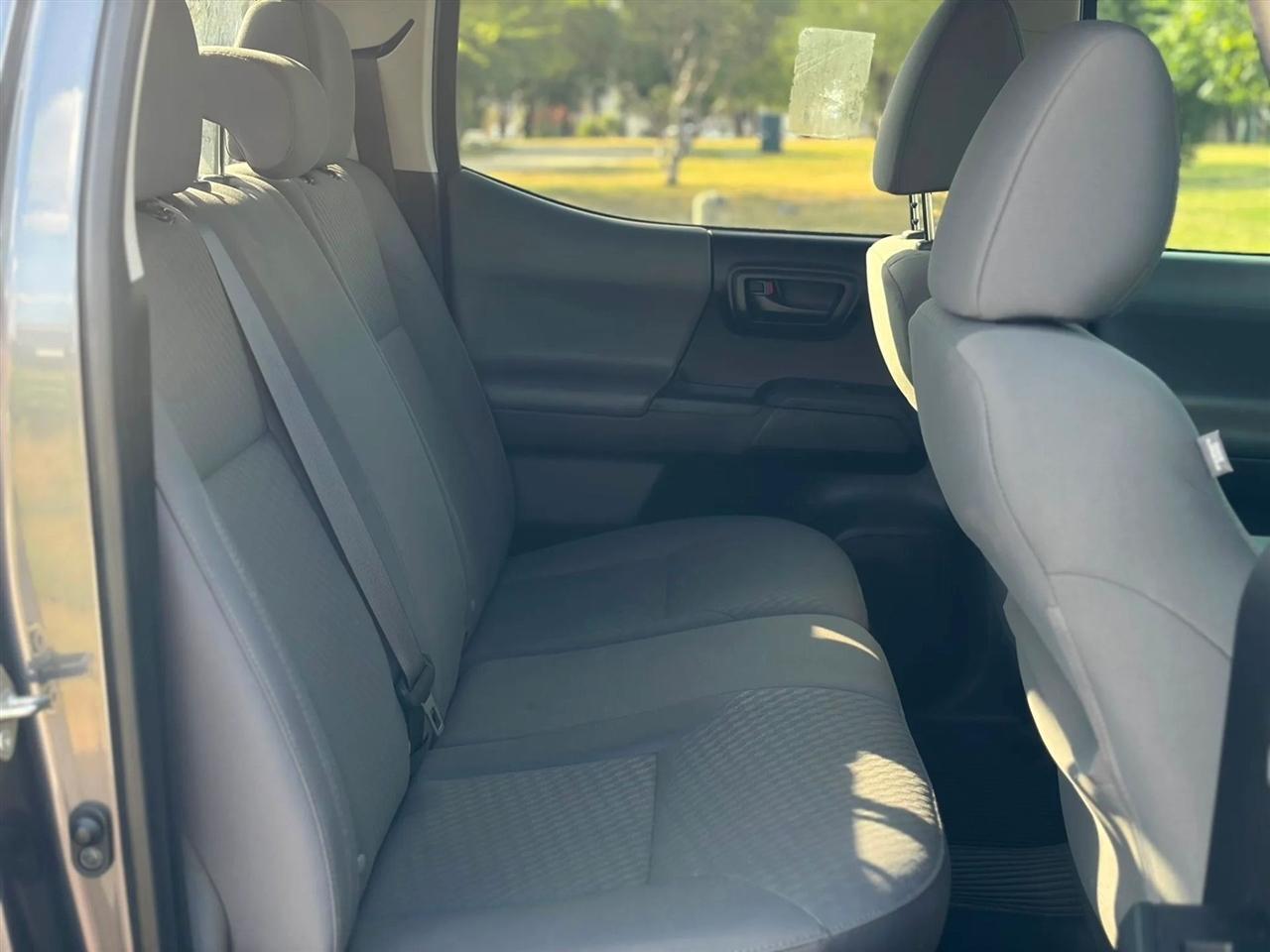Toyota Tacoma 2WD SR5 Double Cab 5' Bed I4 AT (Natl) 2020