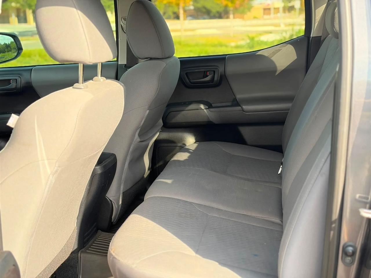 Toyota Tacoma 2WD SR5 Double Cab 5' Bed I4 AT (Natl) 2020