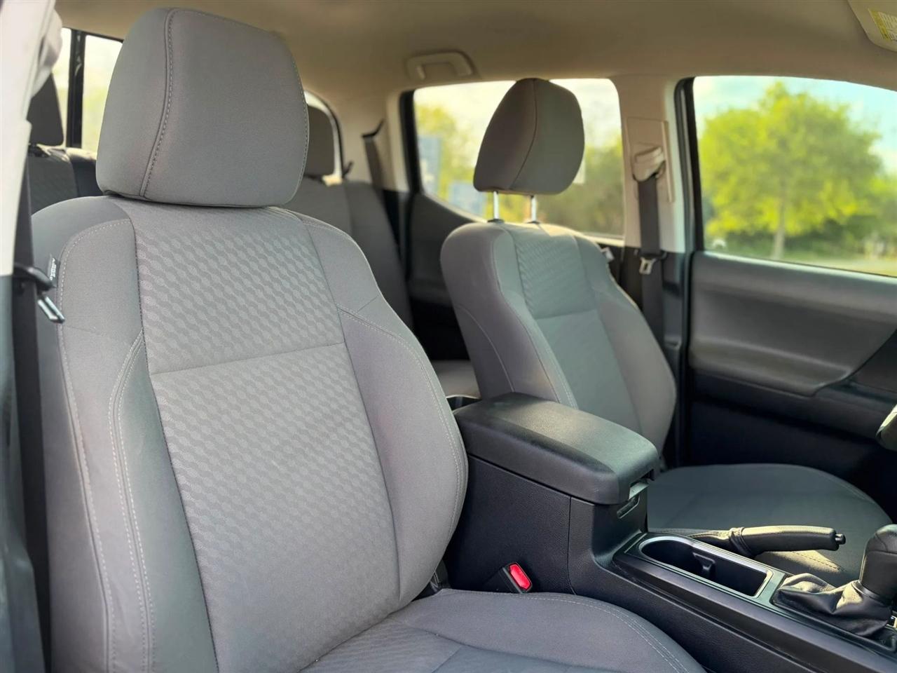 Toyota Tacoma 2WD SR5 Double Cab 5' Bed I4 AT (Natl) 2020