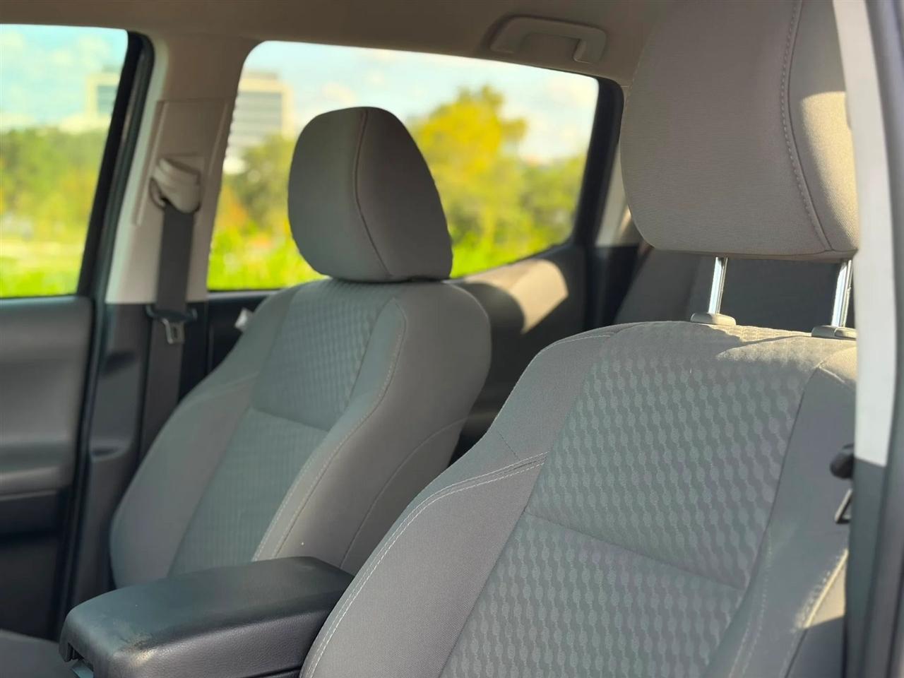 Toyota Tacoma 2WD SR5 Double Cab 5' Bed I4 AT (Natl) 2020