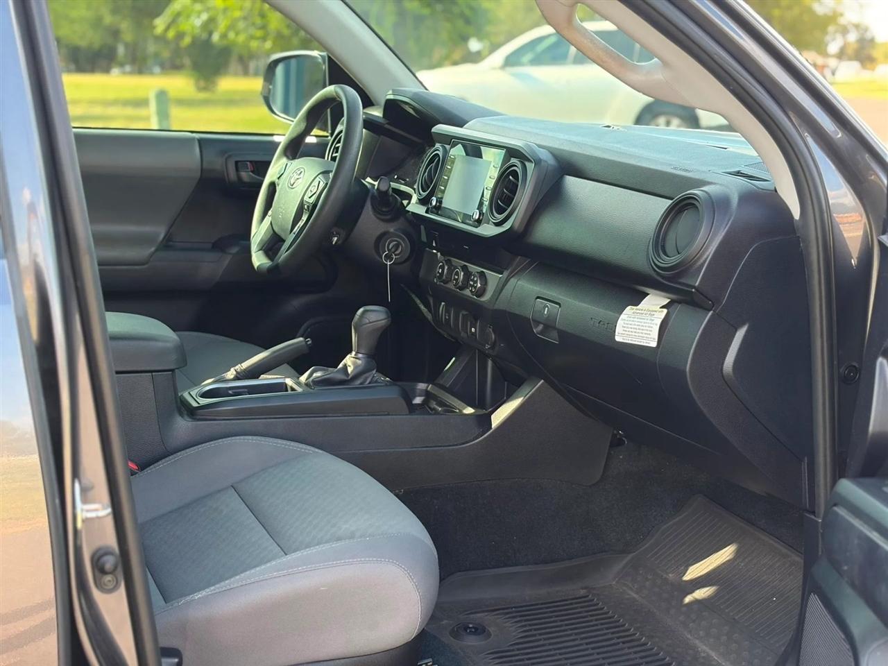 Toyota Tacoma 2WD SR5 Double Cab 5' Bed I4 AT (Natl) 2020