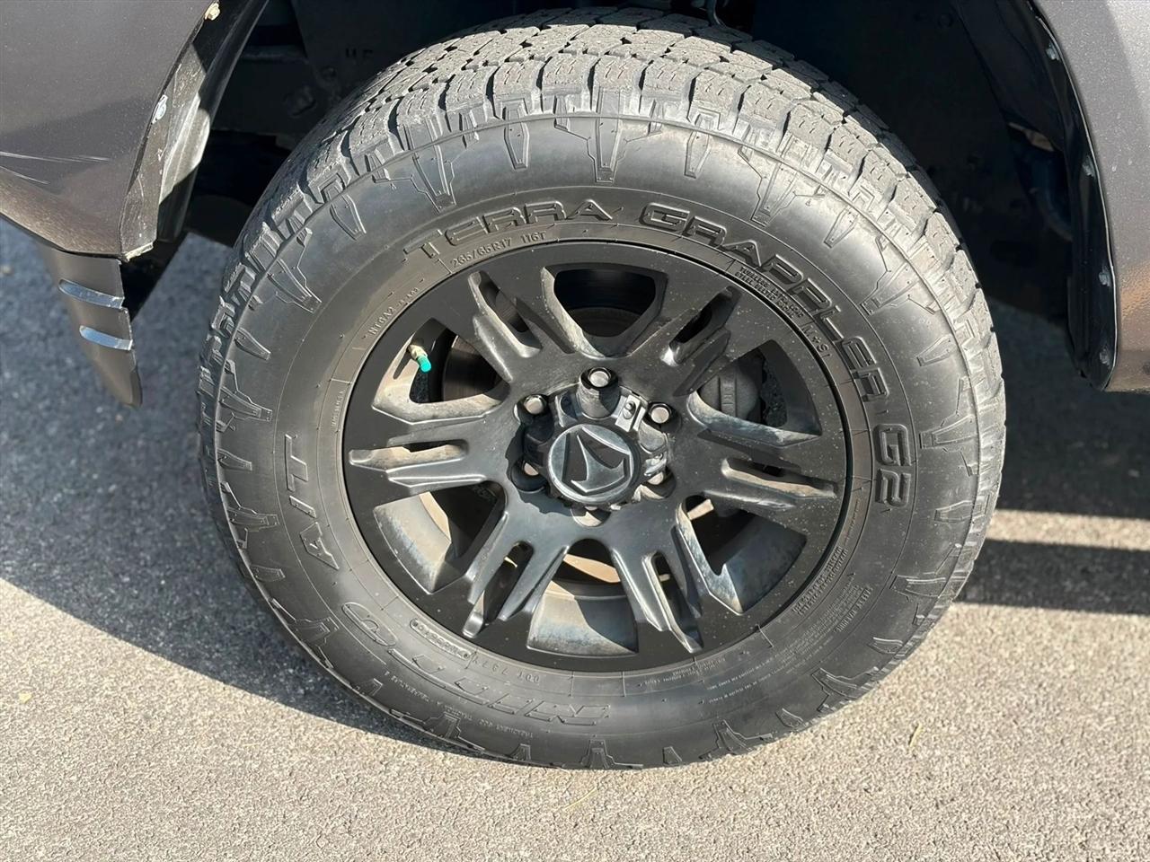 Toyota Tacoma 2WD SR5 Double Cab 5' Bed I4 AT (Natl) 2020