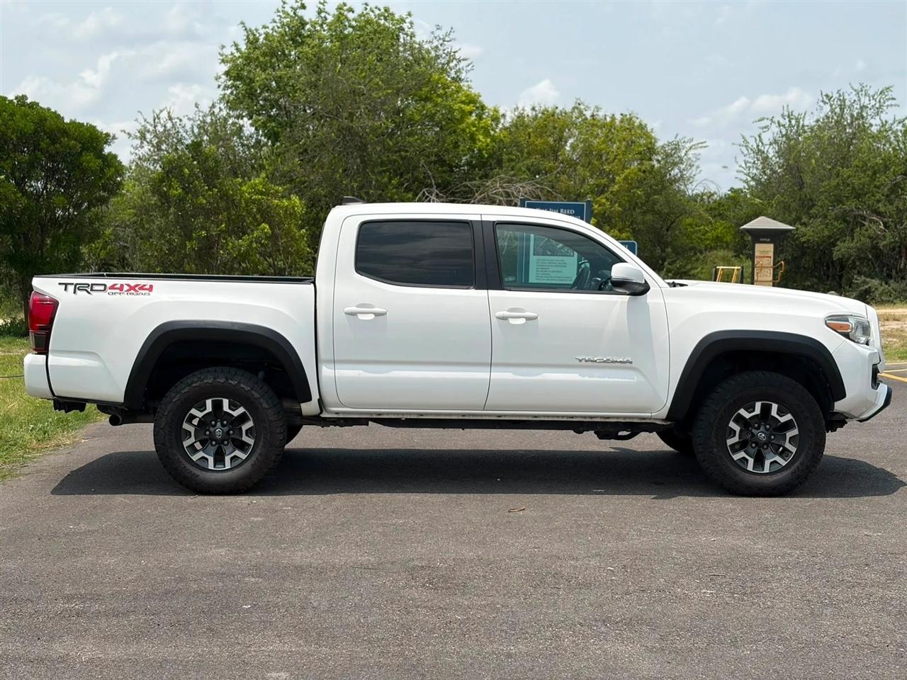 Toyota Tacoma 4WD TRD Off Road Double Cab 5' Bed V6 MT (Natl) 2019