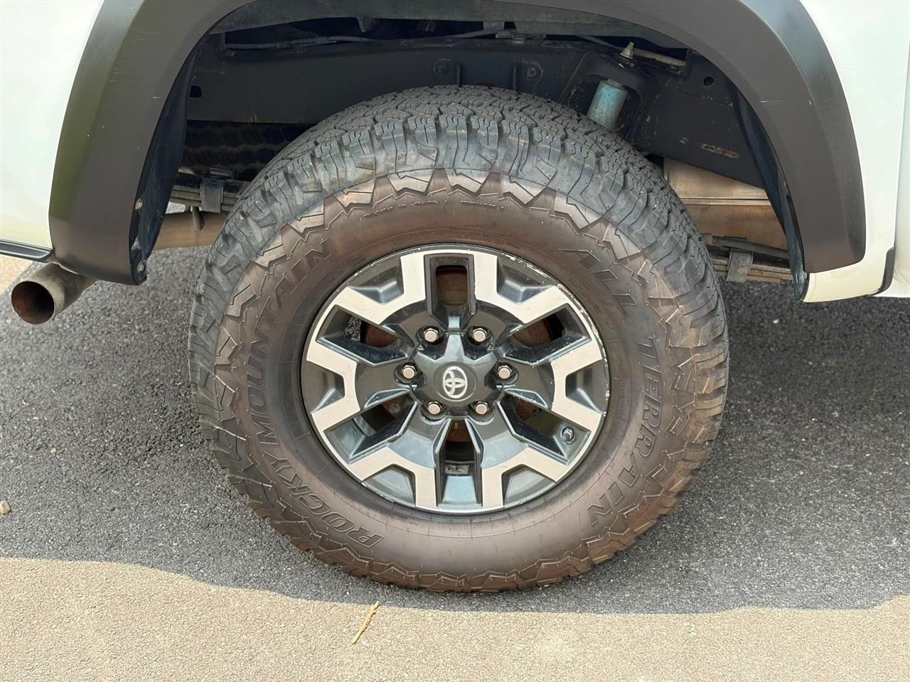 Toyota Tacoma 4WD TRD Off Road Double Cab 5' Bed V6 MT (Natl) 2019