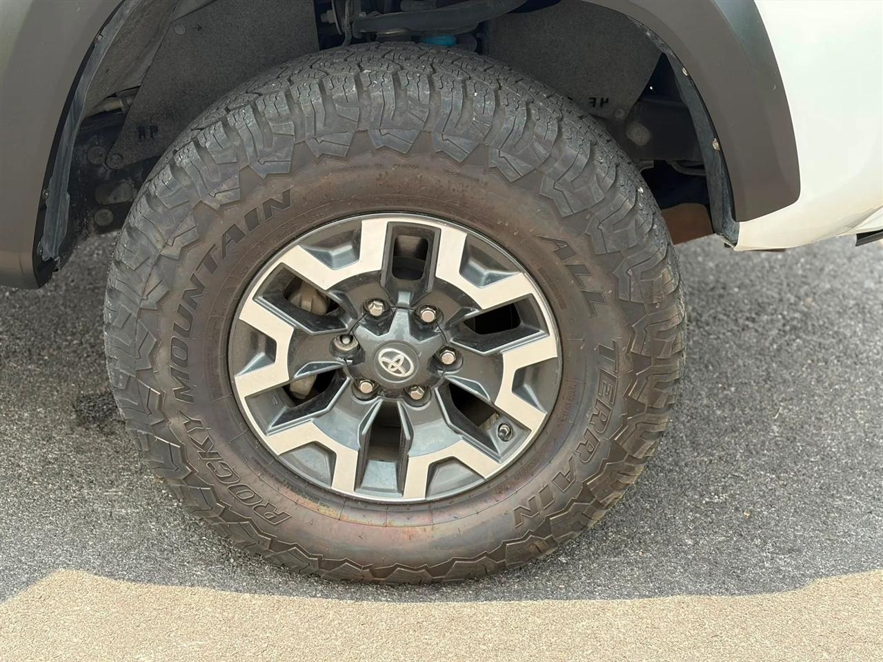 Toyota Tacoma 4WD TRD Off Road Double Cab 5' Bed V6 MT (Natl) 2019