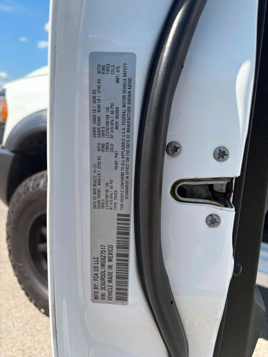 RAM 2500 Big Horn 4x4 Crew Cab 6'4" Box 2021