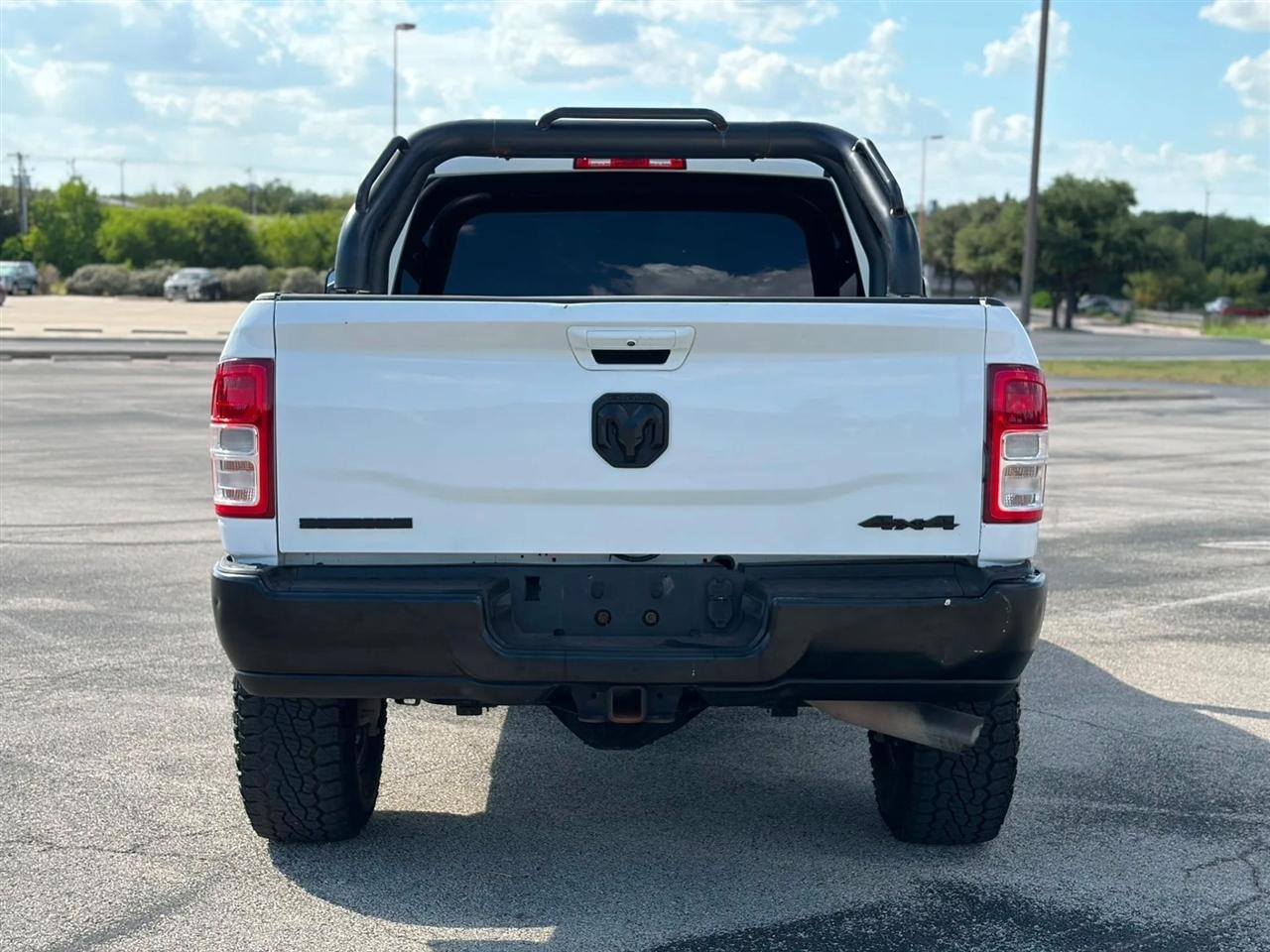 RAM 2500 Big Horn 4x4 Crew Cab 6'4" Box 2021