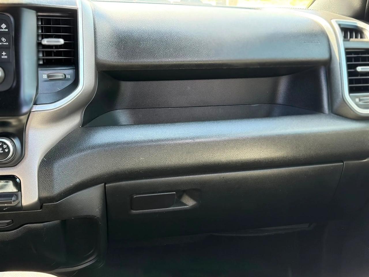 RAM 2500 Big Horn 4x4 Crew Cab 6'4" Box 2021