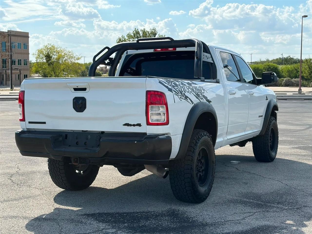 RAM 2500 Big Horn 4x4 Crew Cab 6'4" Box 2021