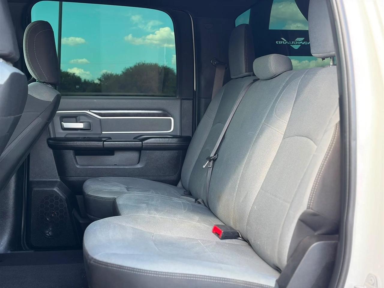 RAM 2500 Big Horn 4x4 Crew Cab 6'4" Box 2021