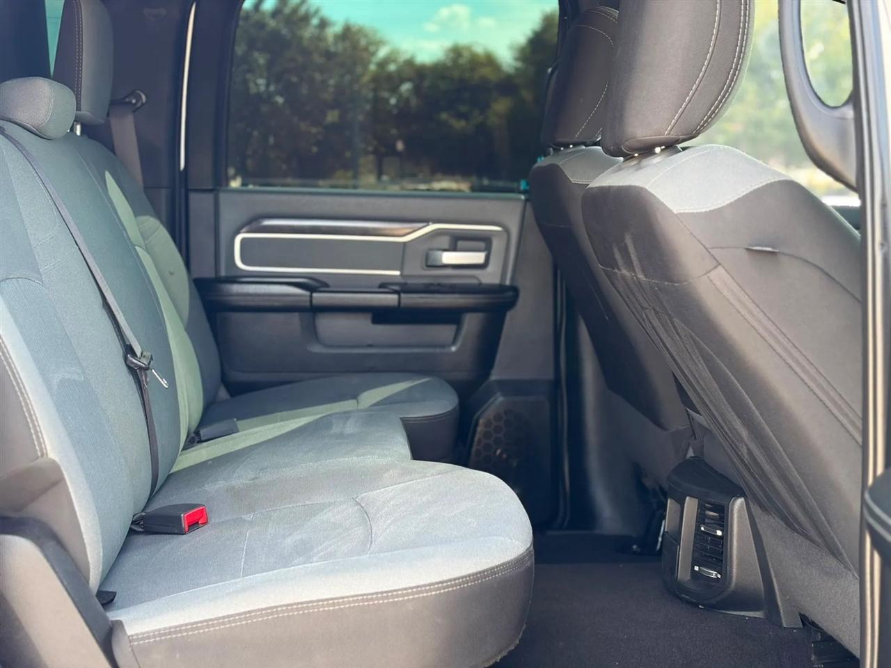 RAM 2500 Big Horn 4x4 Crew Cab 6'4" Box 2021