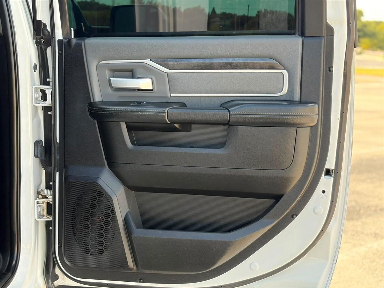 RAM 2500 Big Horn 4x4 Crew Cab 6'4" Box 2021