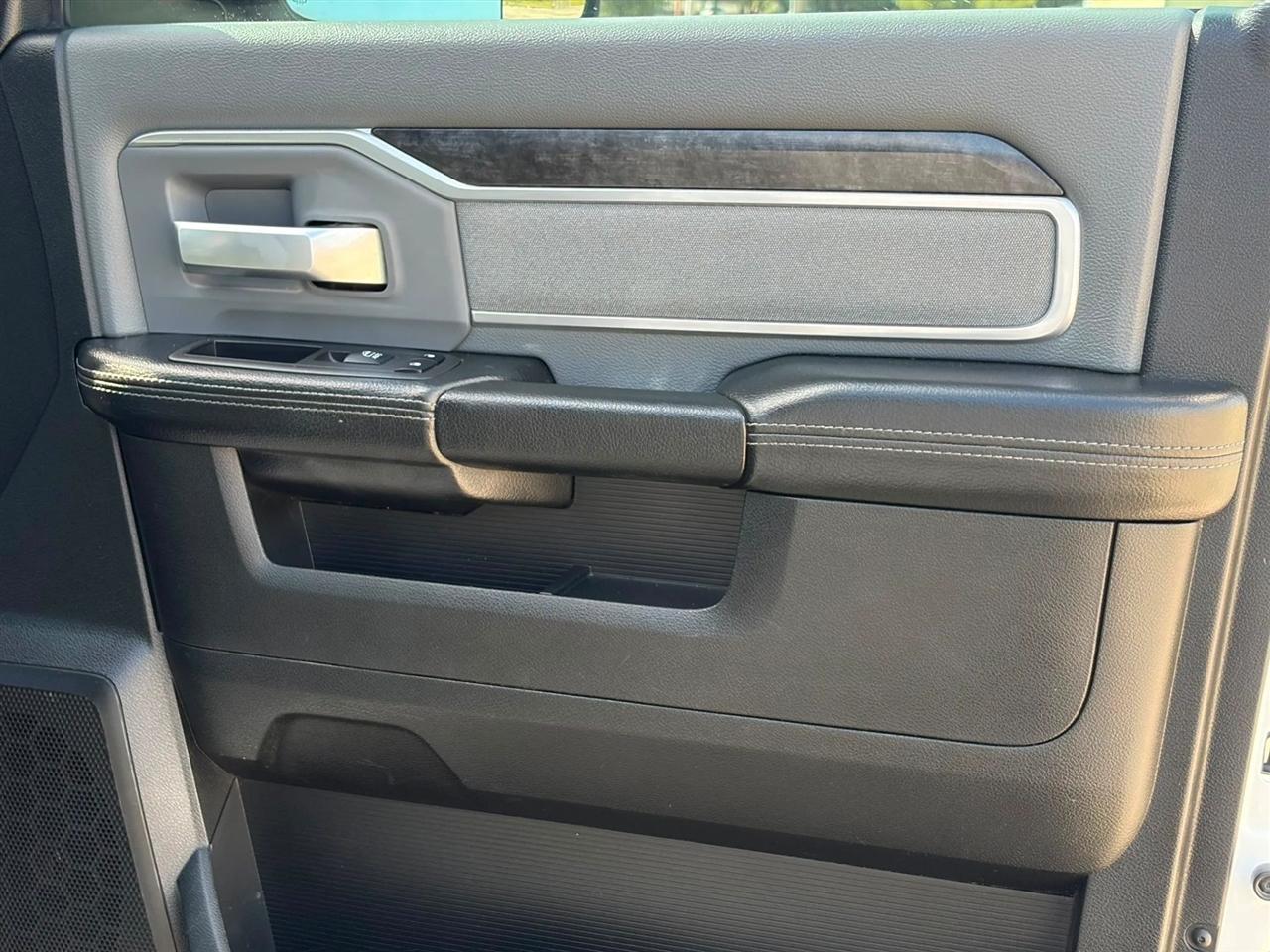 RAM 2500 Big Horn 4x4 Crew Cab 6'4" Box 2021