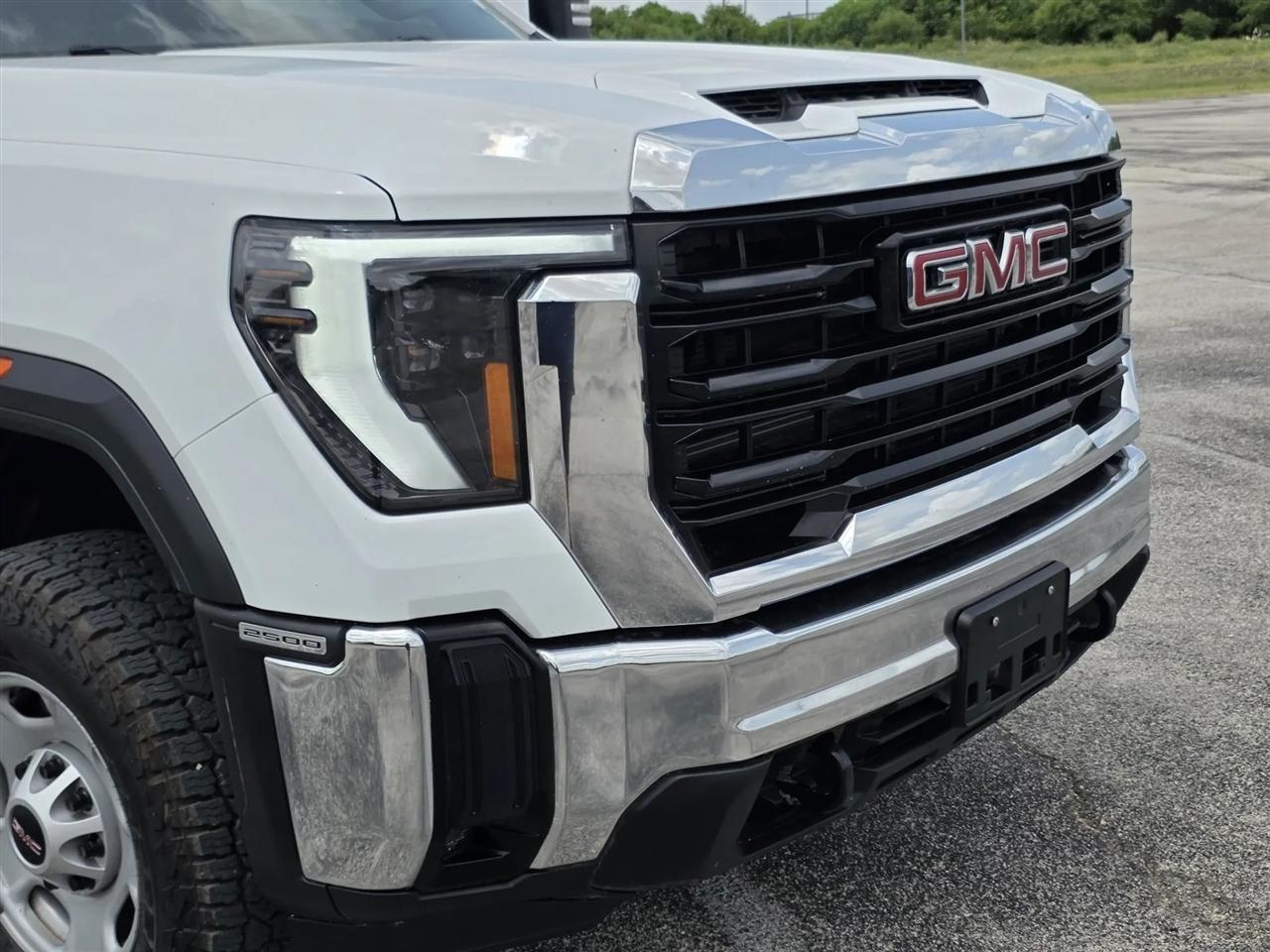GMC Sierra 2500HD 4WD Crew Cab 159" Pro 2024