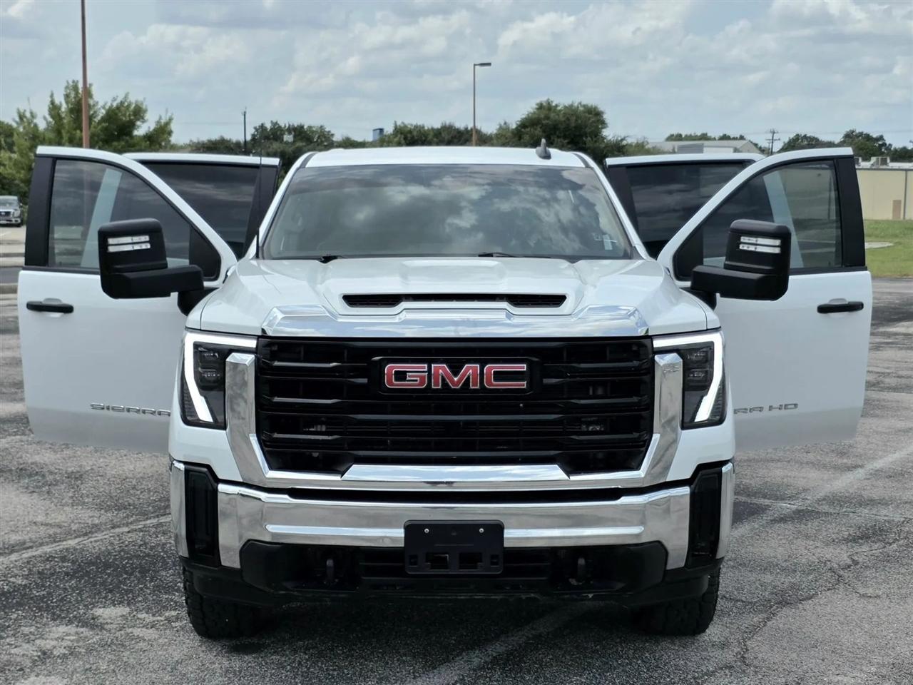 GMC Sierra 2500HD 4WD Crew Cab 159" Pro 2024