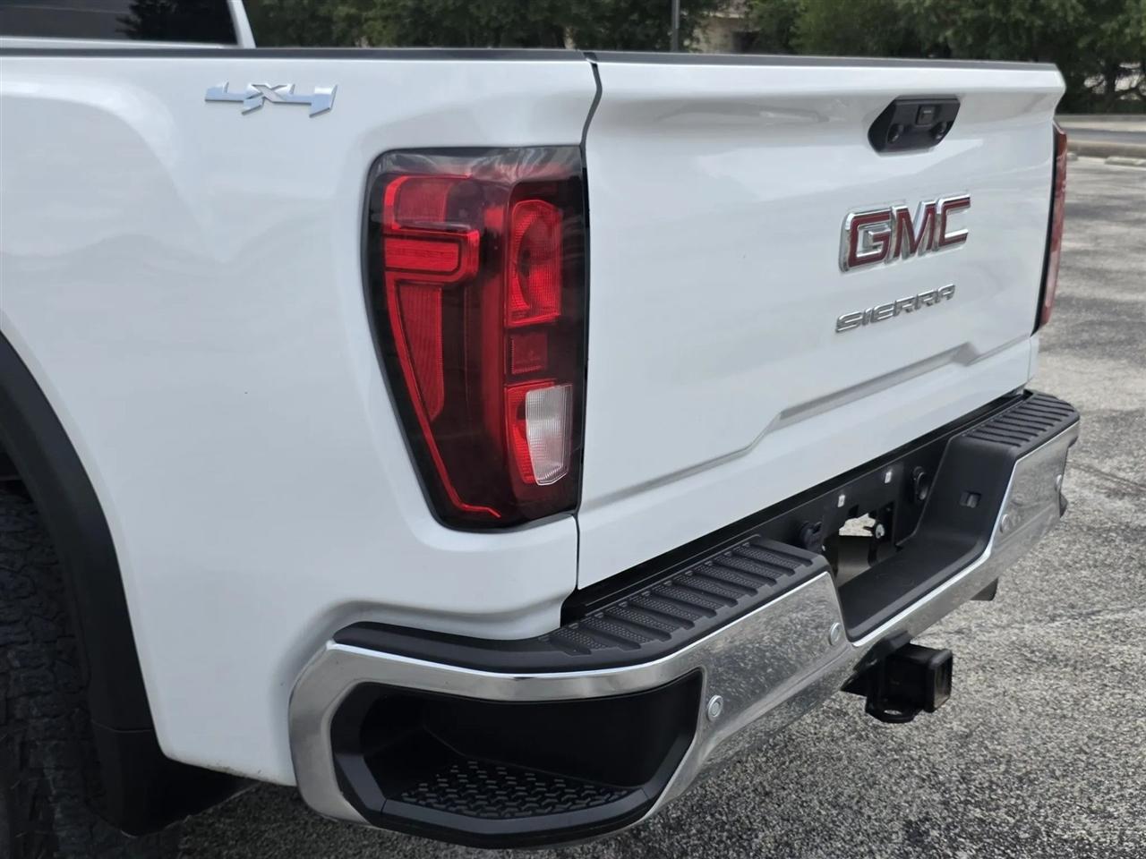 GMC Sierra 2500HD 4WD Crew Cab 159" Pro 2024