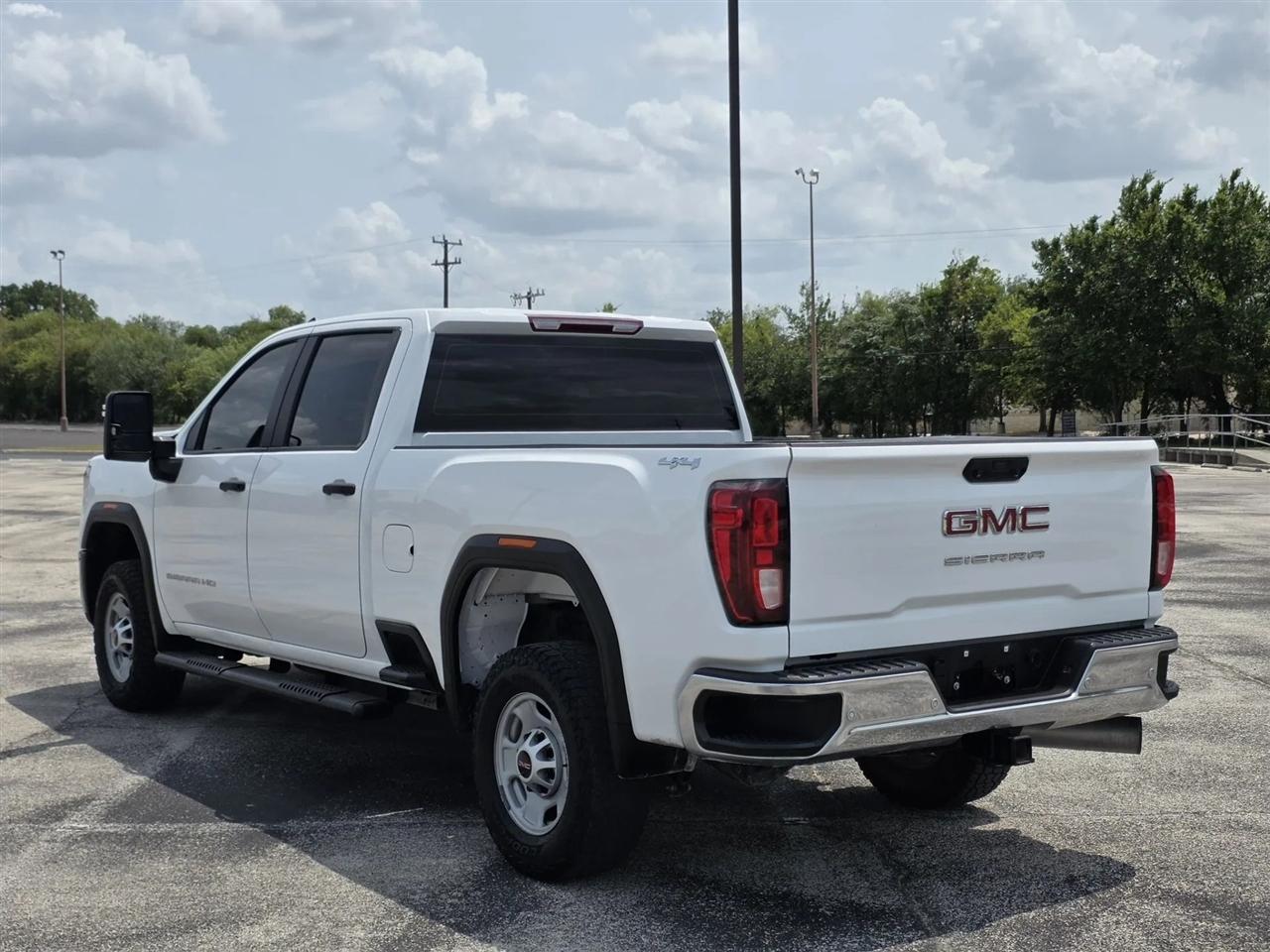 GMC Sierra 2500HD 4WD Crew Cab 159" Pro 2024