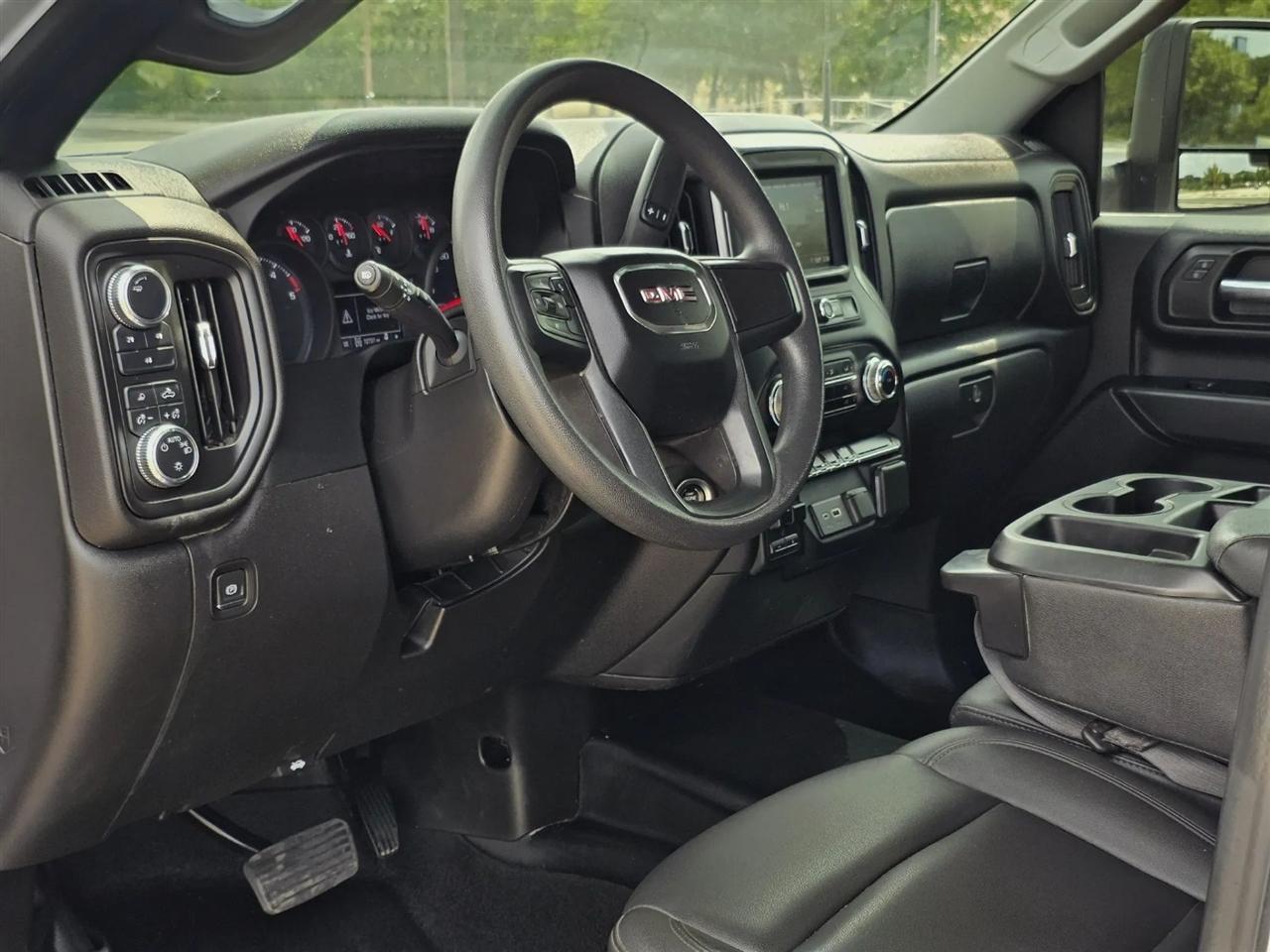 GMC Sierra 2500HD 4WD Crew Cab 159" Pro 2024