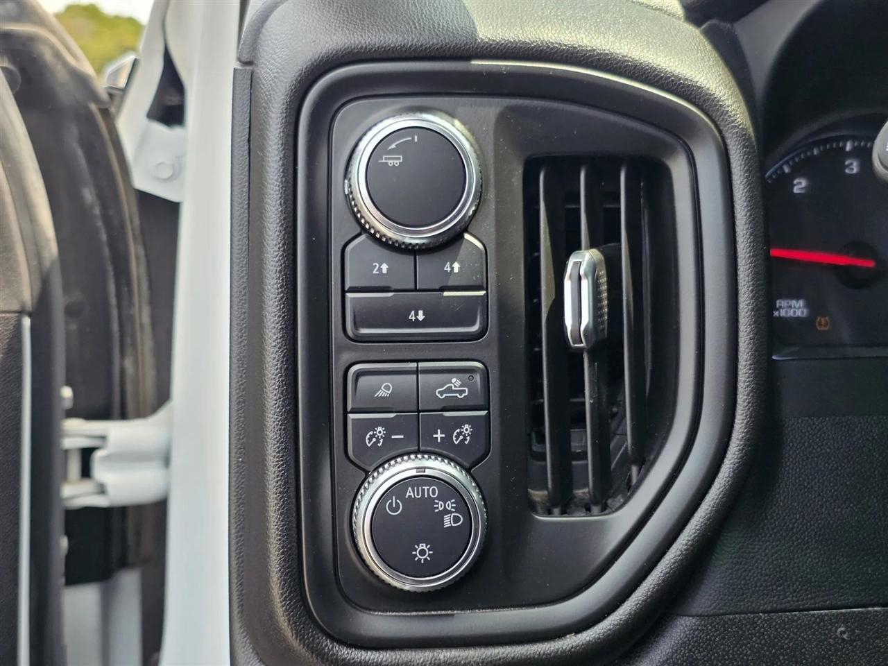 GMC Sierra 2500HD 4WD Crew Cab 159" Pro 2024