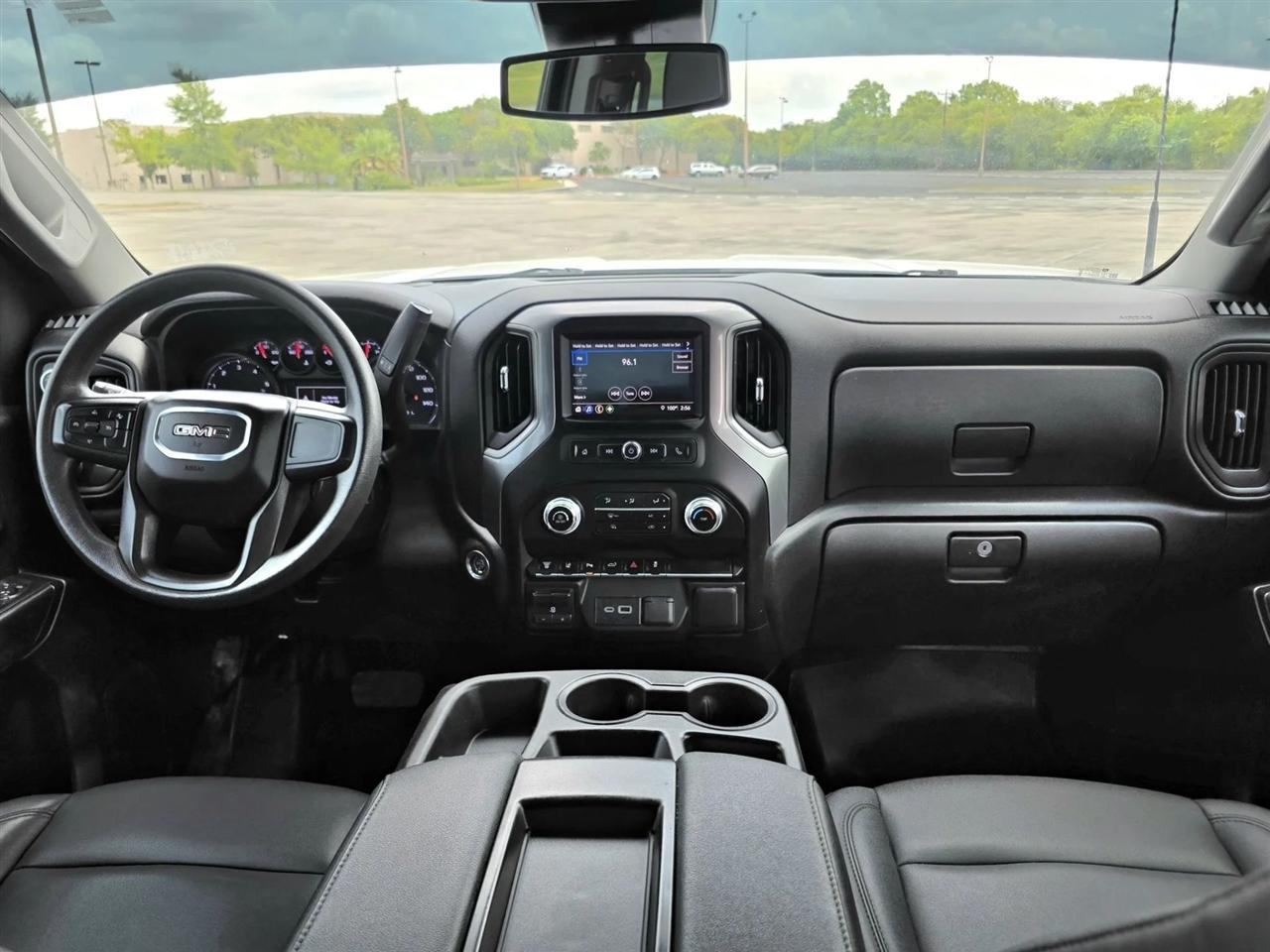 GMC Sierra 2500HD 4WD Crew Cab 159" Pro 2024