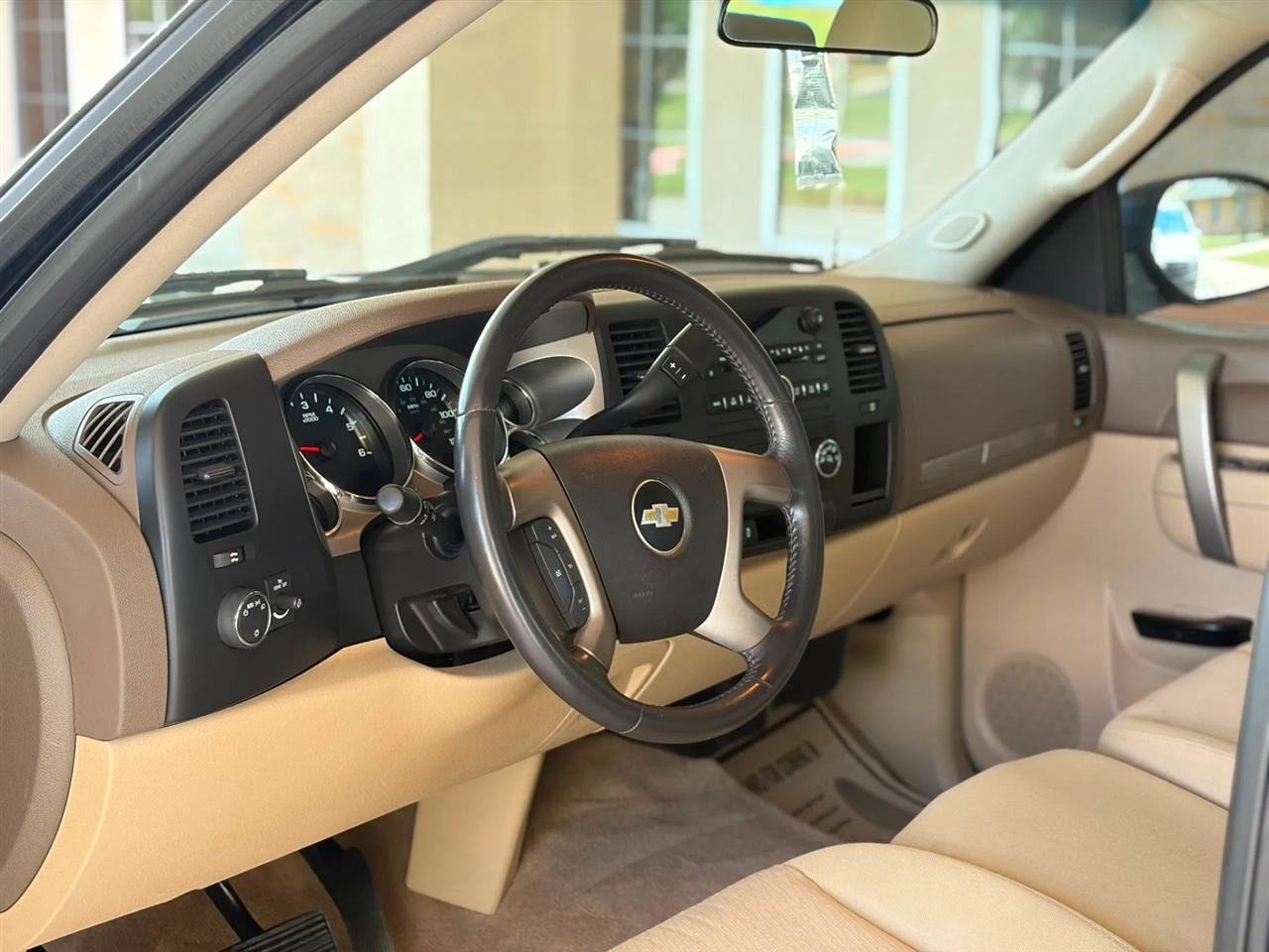 Chevrolet Silverado 1500 2WD Crew Cab 143.5" LT 2012
