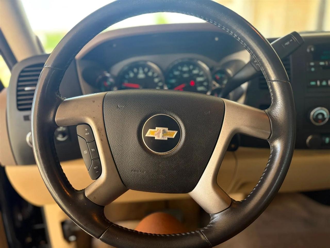 Chevrolet Silverado 1500 2WD Crew Cab 143.5" LT 2012