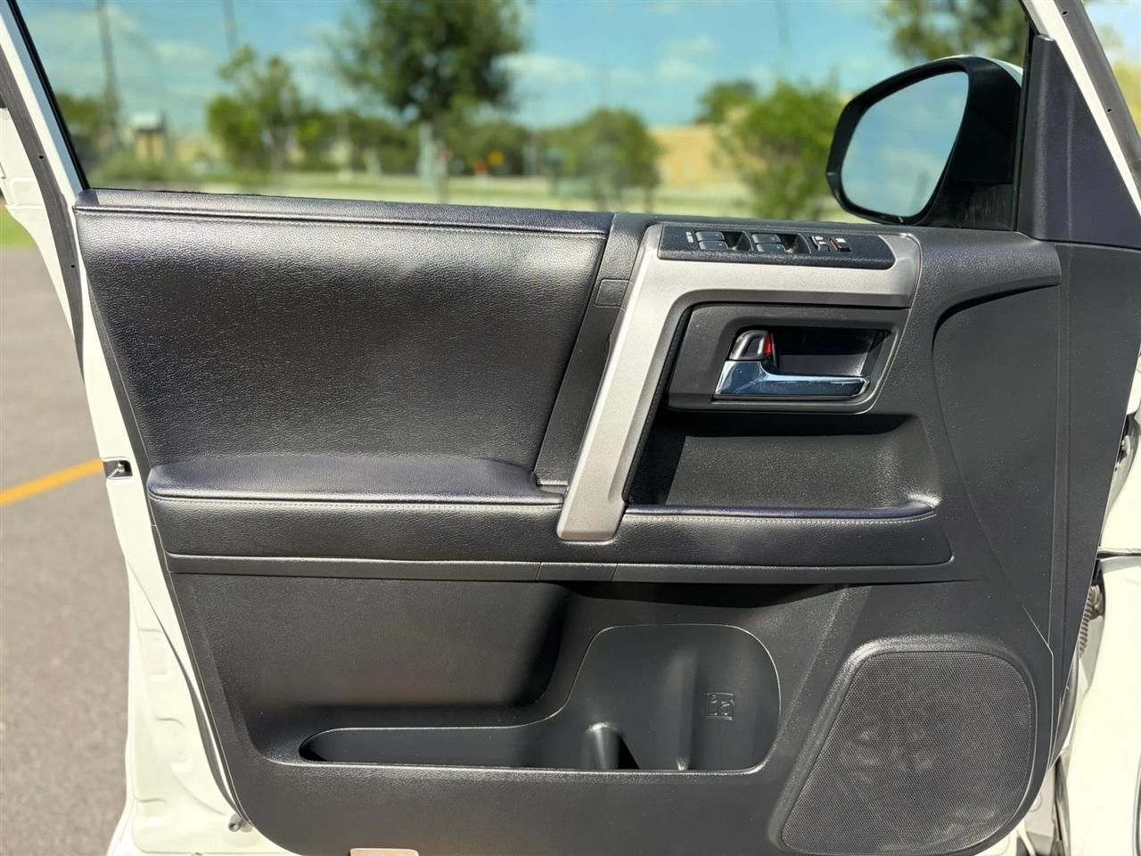 Toyota 4Runner SR5 Premium 2WD (Natl) 2022