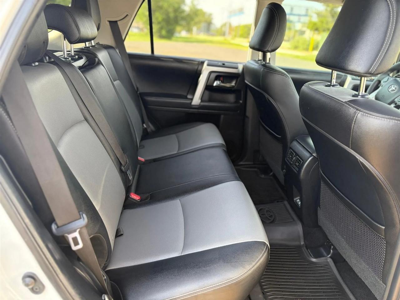 Toyota 4Runner SR5 Premium 2WD (Natl) 2022