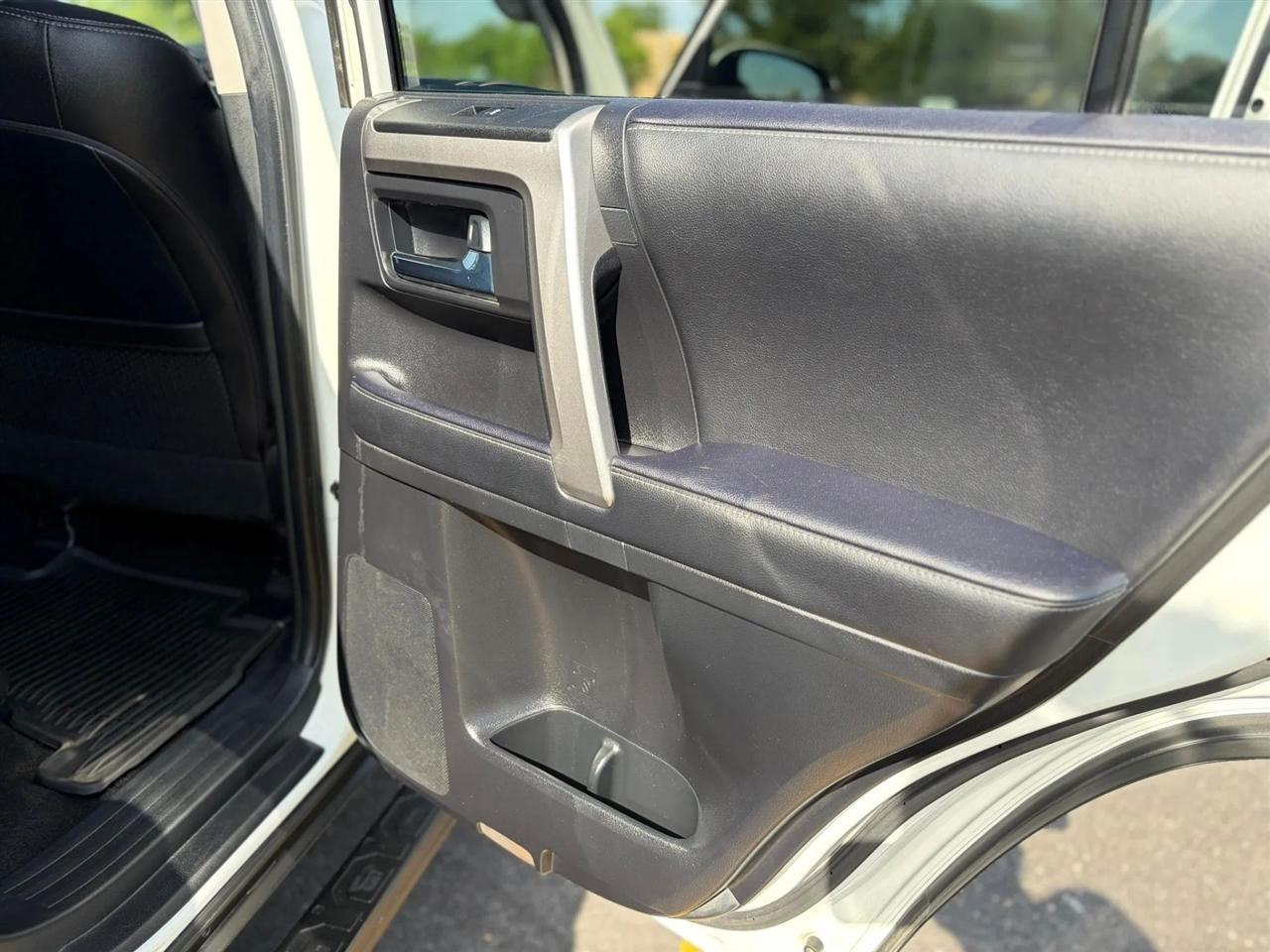 Toyota 4Runner SR5 Premium 2WD (Natl) 2022