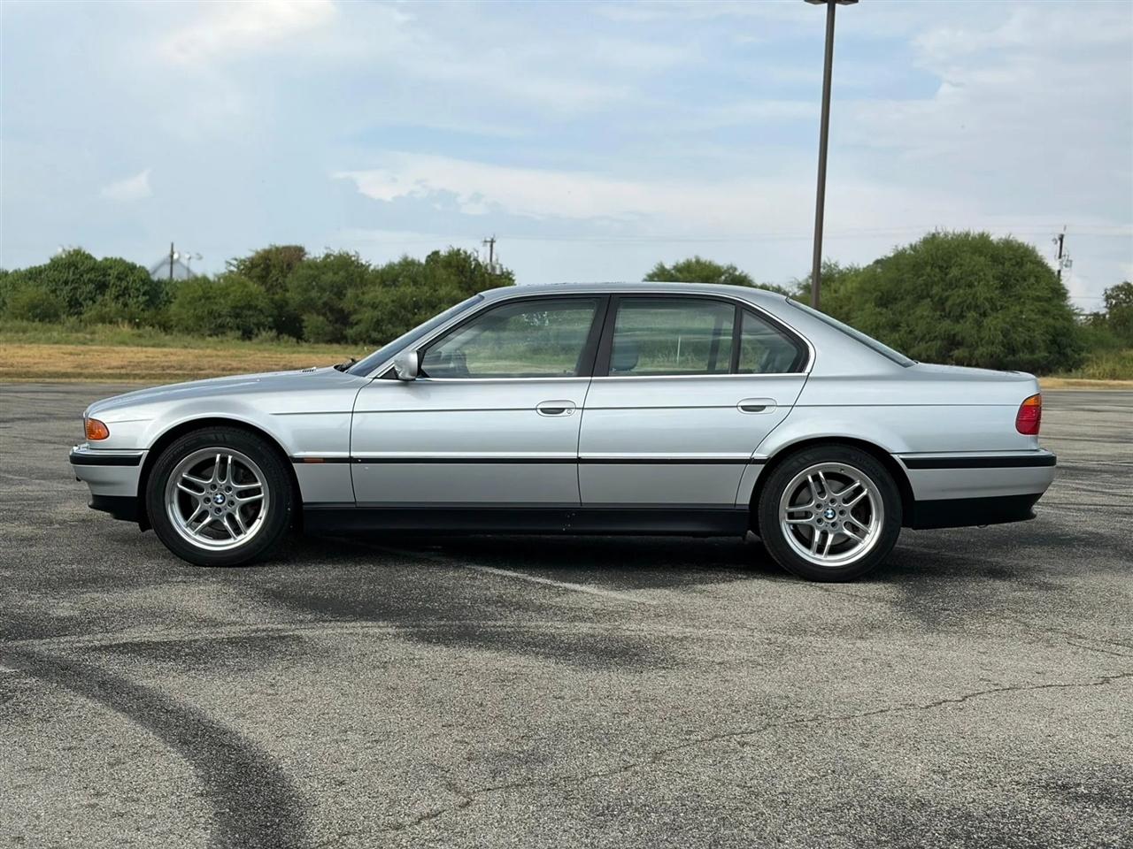BMW 7 Series 740iA 4dr Sdn 2000