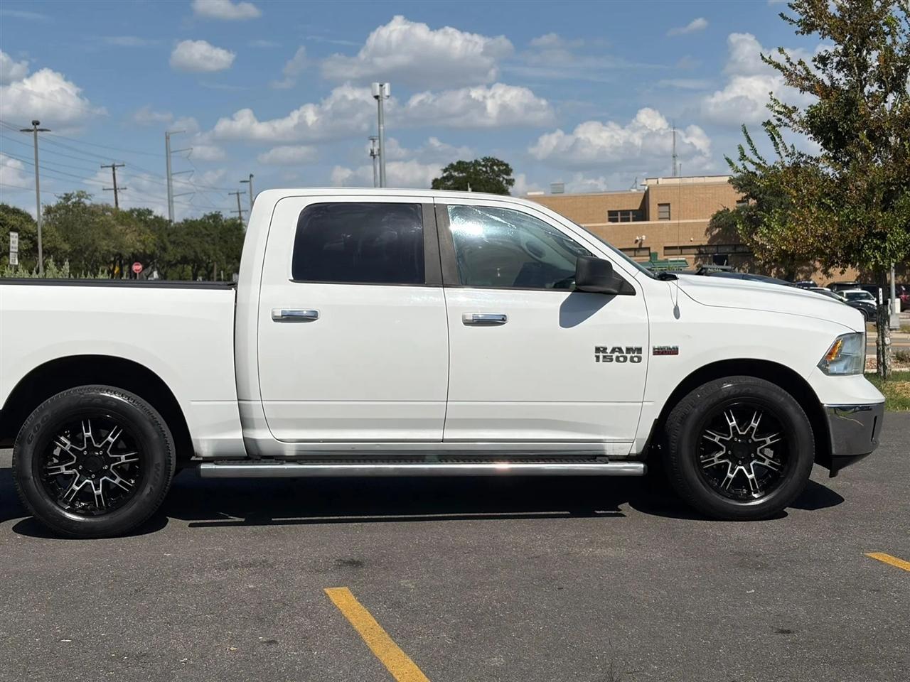 RAM 1500 2WD Crew Cab 140.5" Lone Star 2013