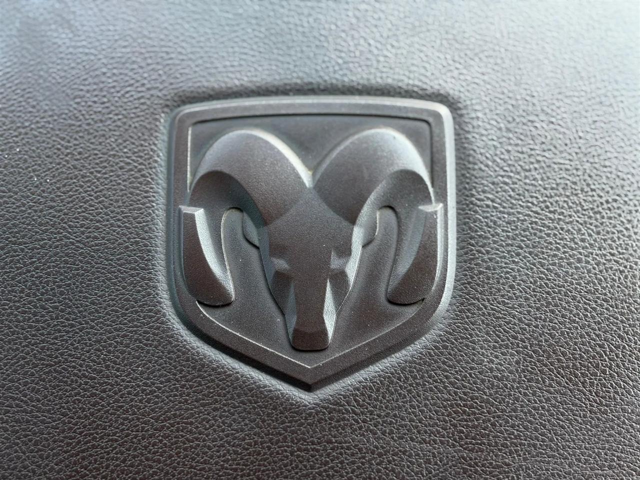 RAM 1500 2WD Crew Cab 140.5" Lone Star 2013