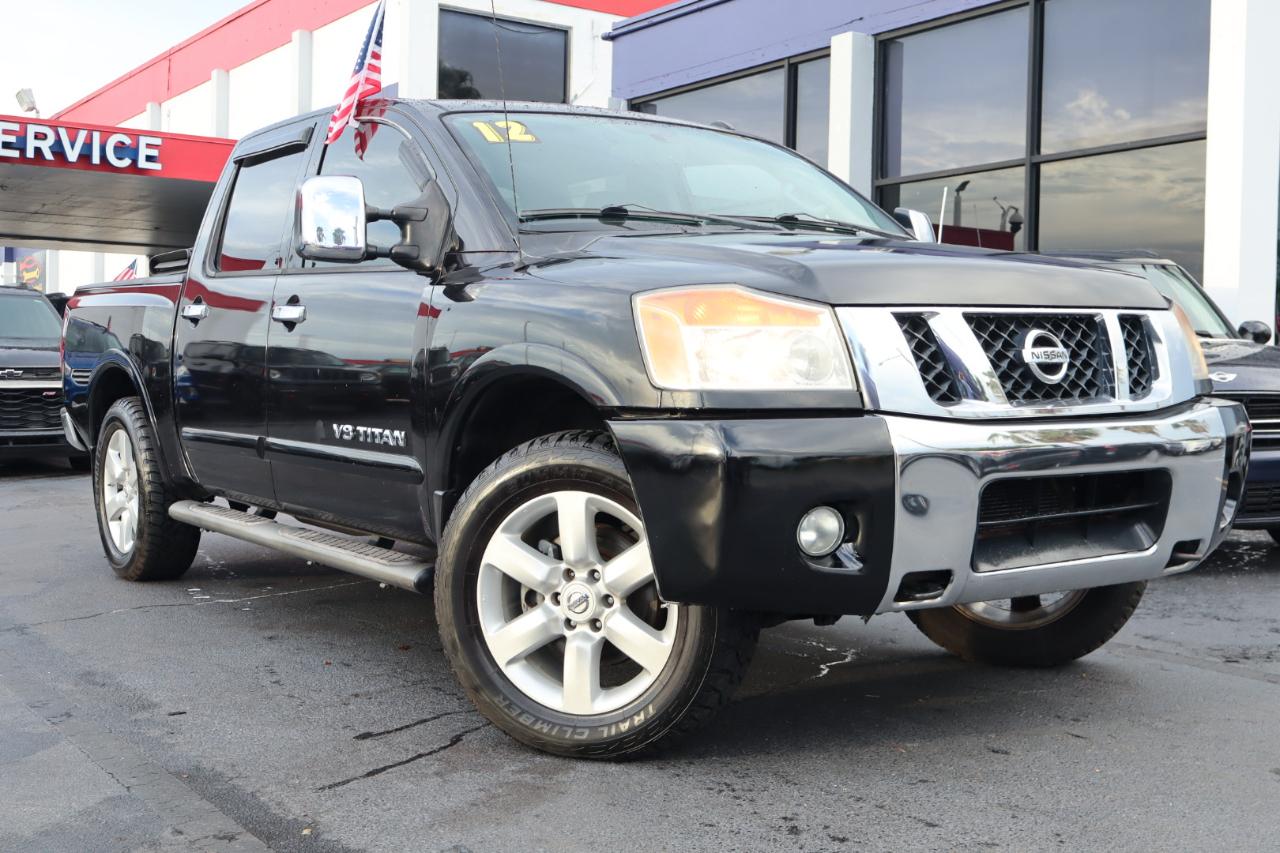 Nissan Titan 2WD Crew Cab SWB SL 2012